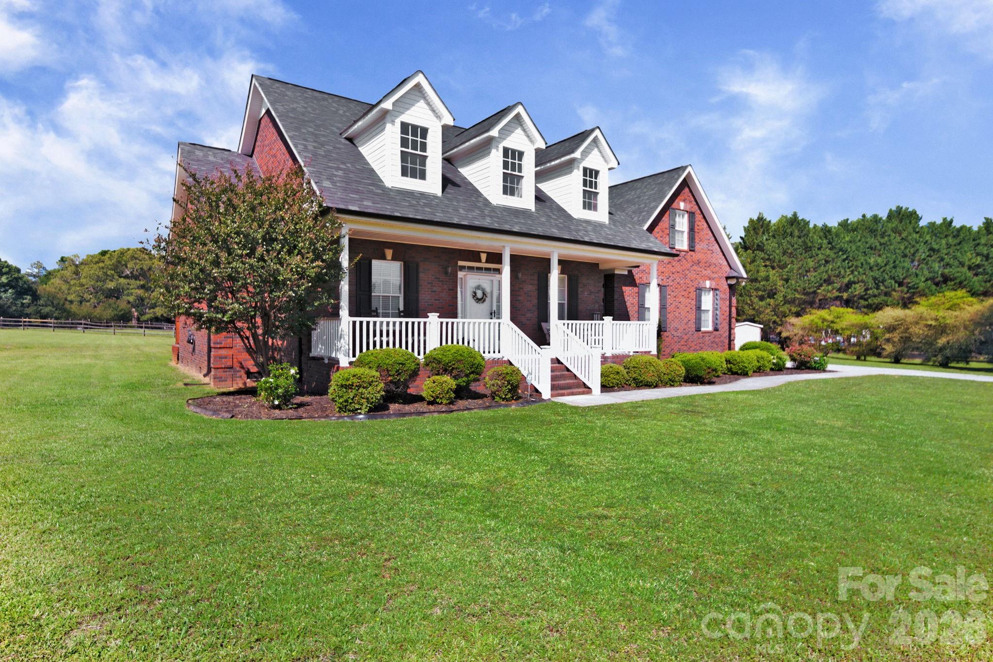 2318 Cardinal Ridge Lane — Wingate