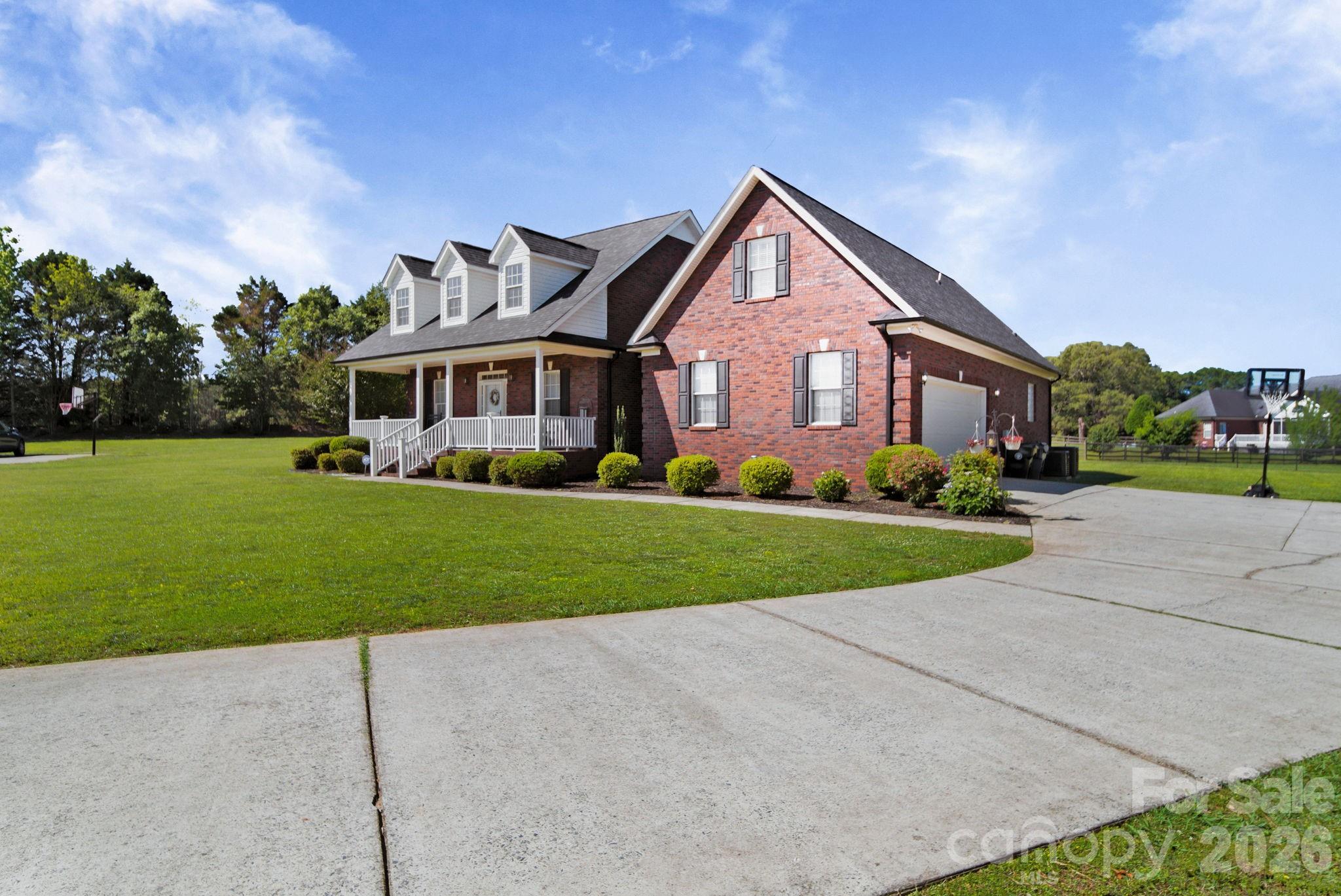 2318 Cardinal Ridge Lane — Wingate