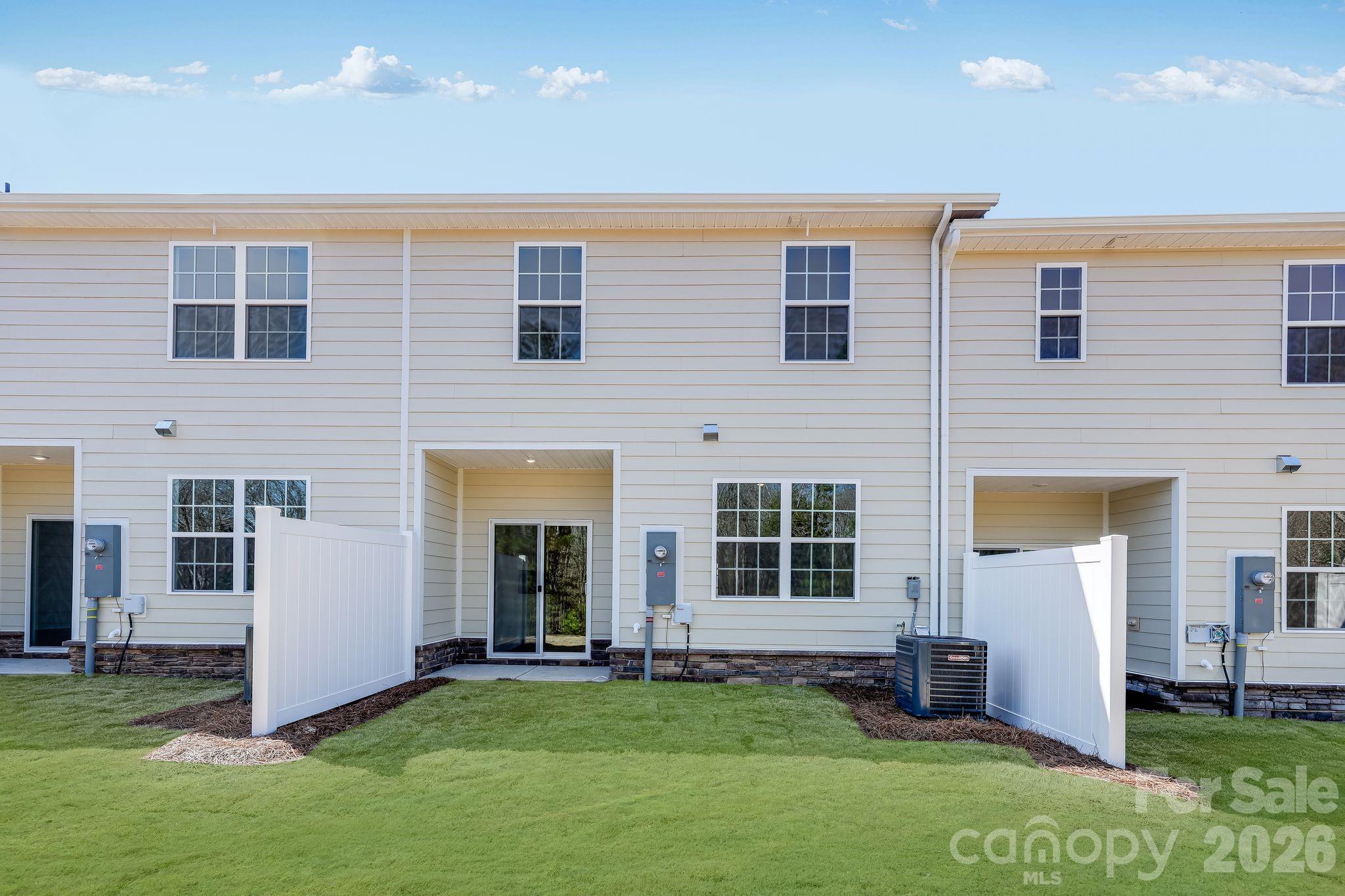 665 Sparano Loop — York