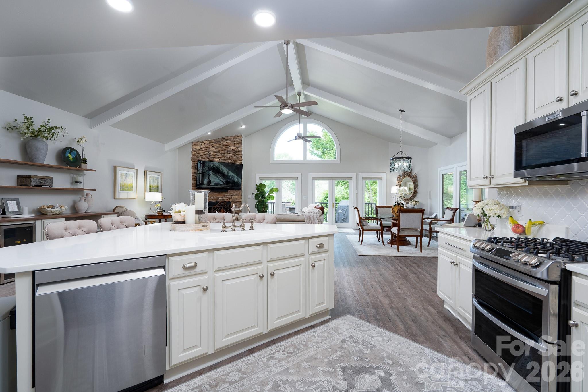 444 Millingport Lane — New London