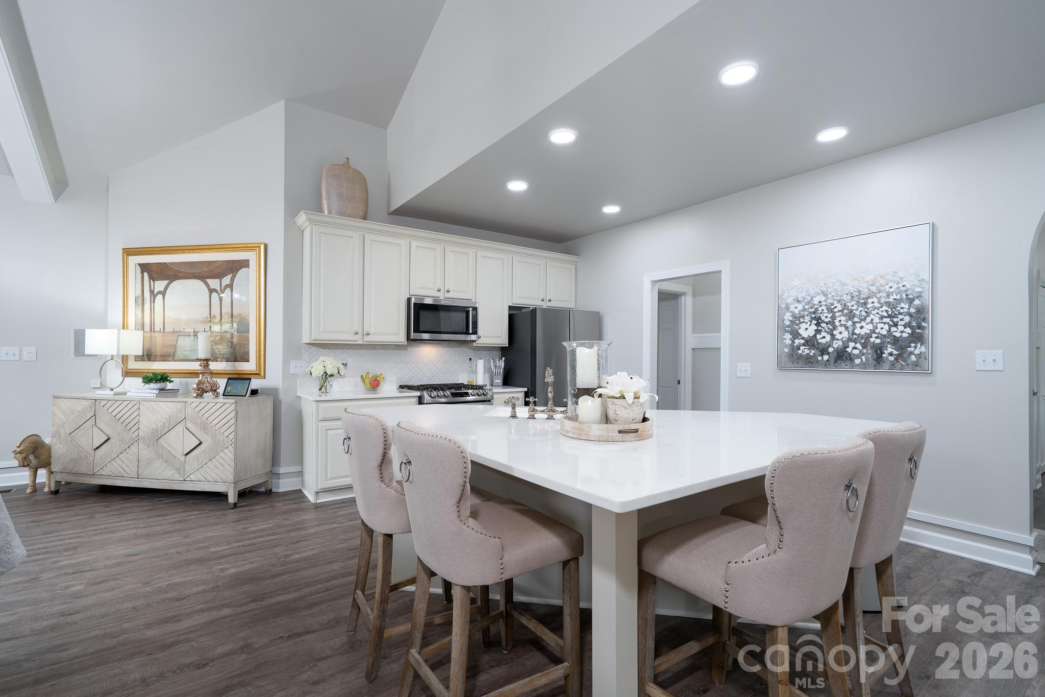 444 Millingport Lane — New London