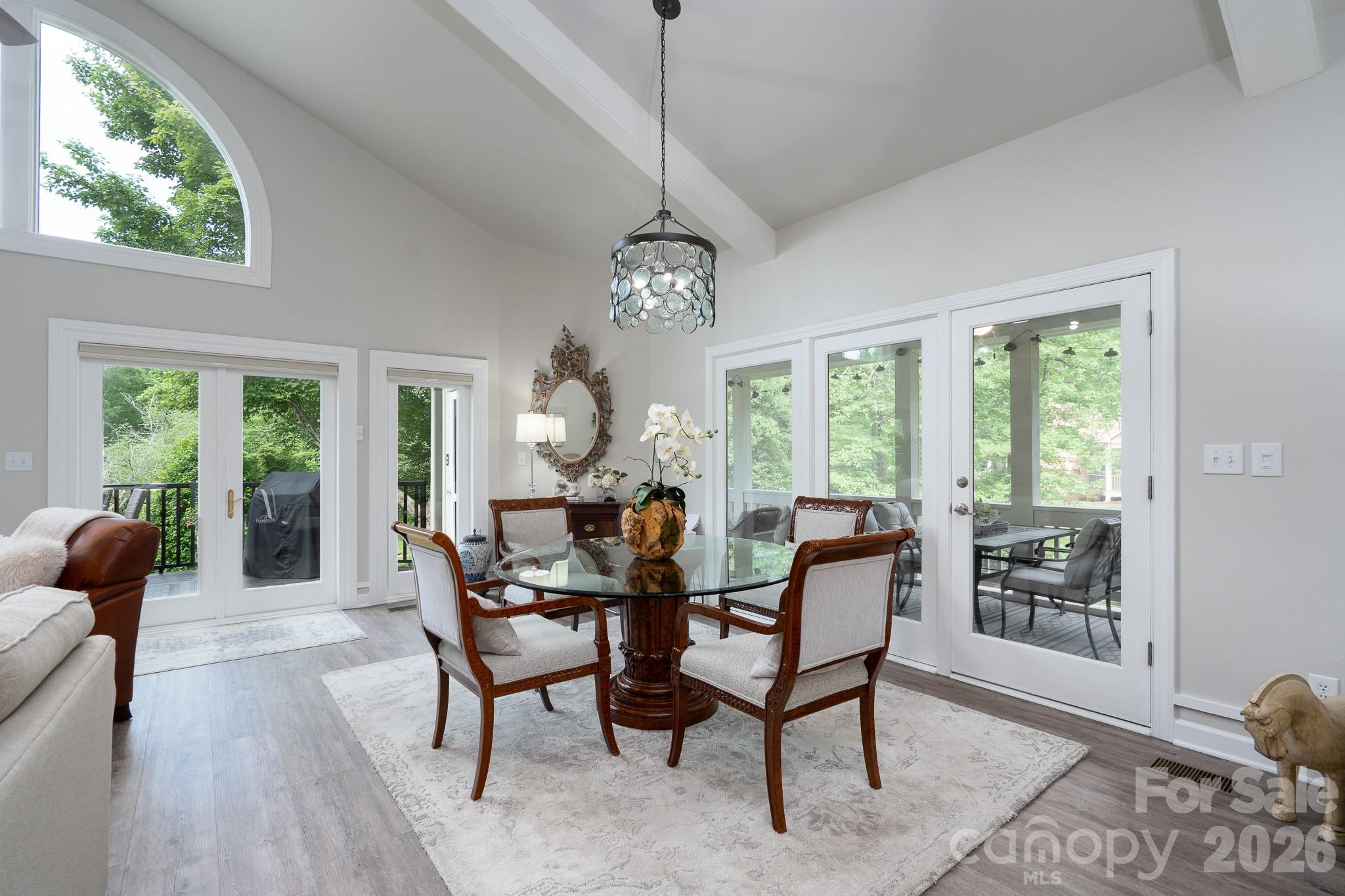 444 Millingport Lane — New London