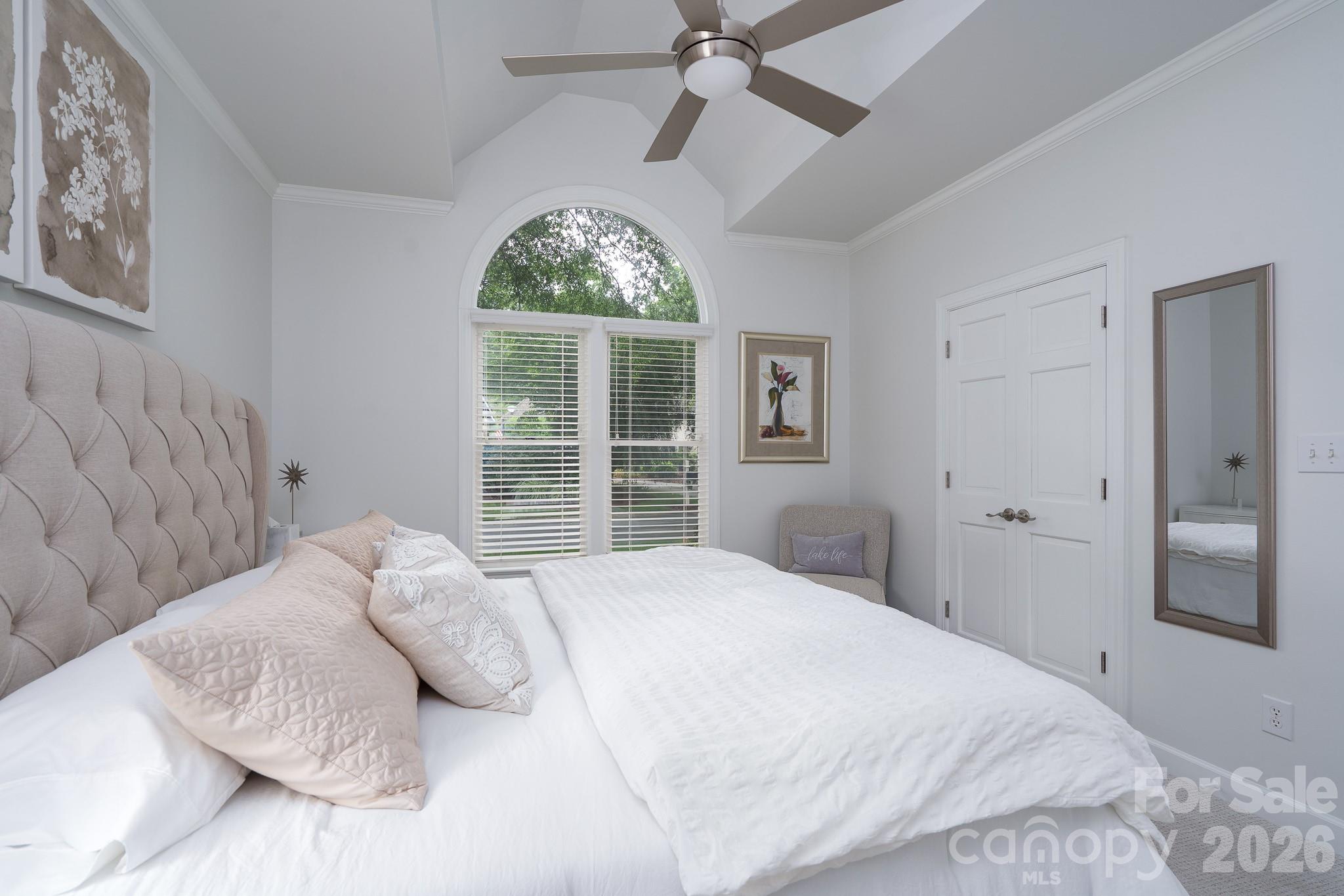444 Millingport Lane — New London
