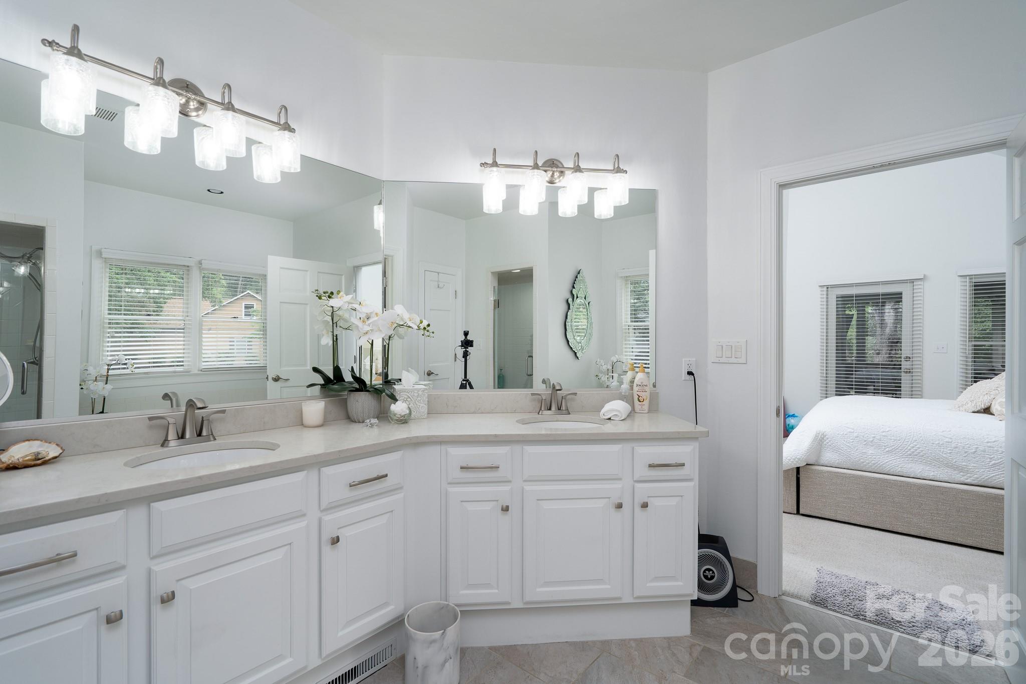 444 Millingport Lane — New London