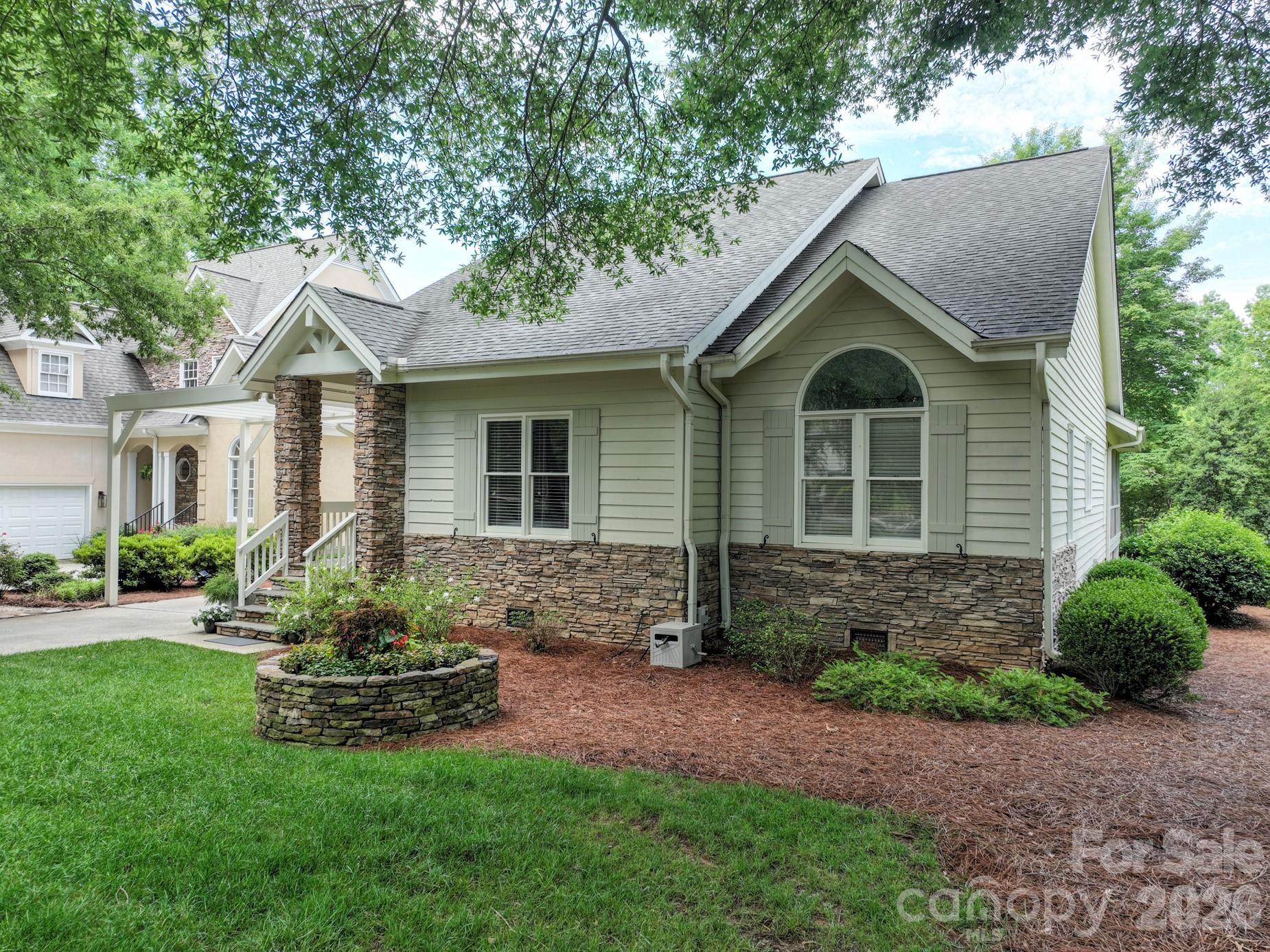 444 Millingport Lane — New London