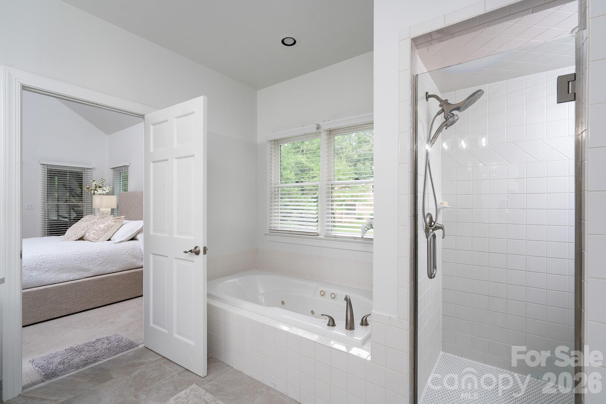 444 Millingport Lane — New London