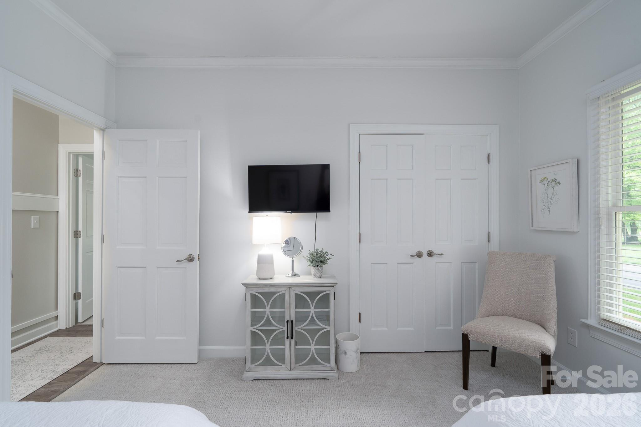 444 Millingport Lane — New London