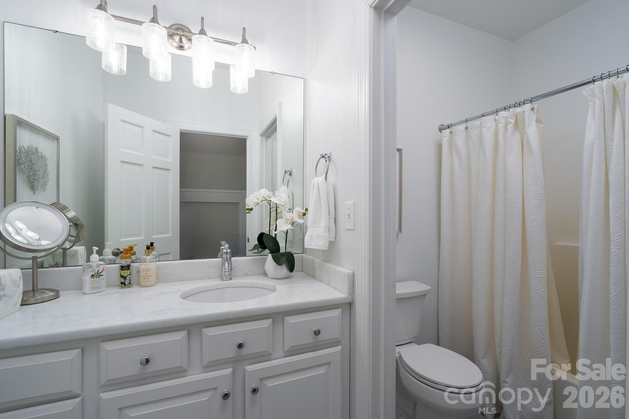 444 Millingport Lane — New London