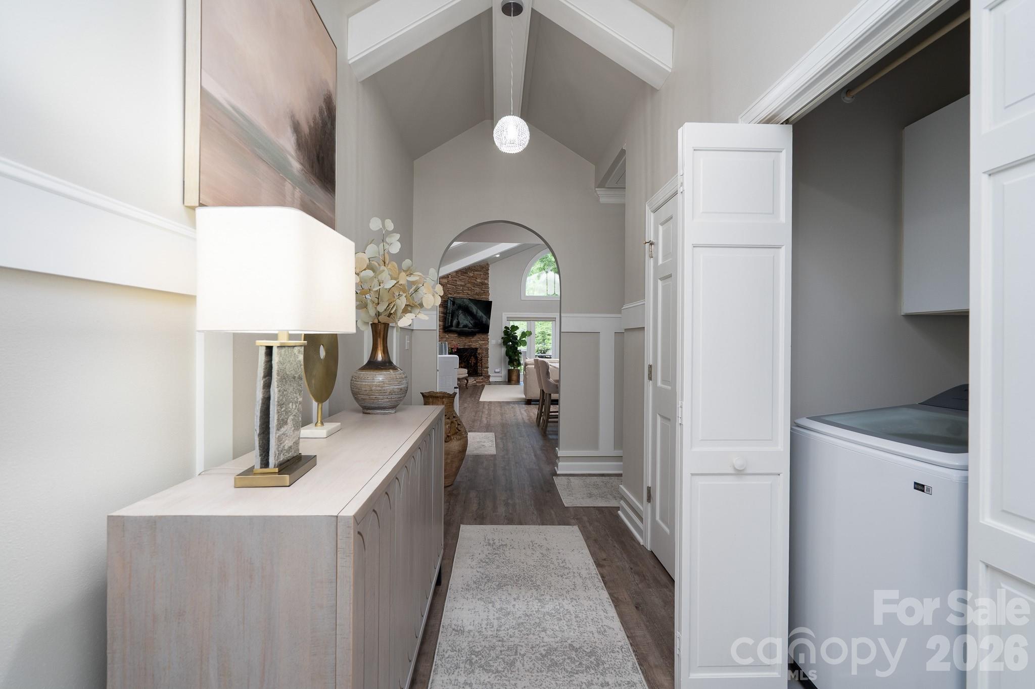 444 Millingport Lane — New London