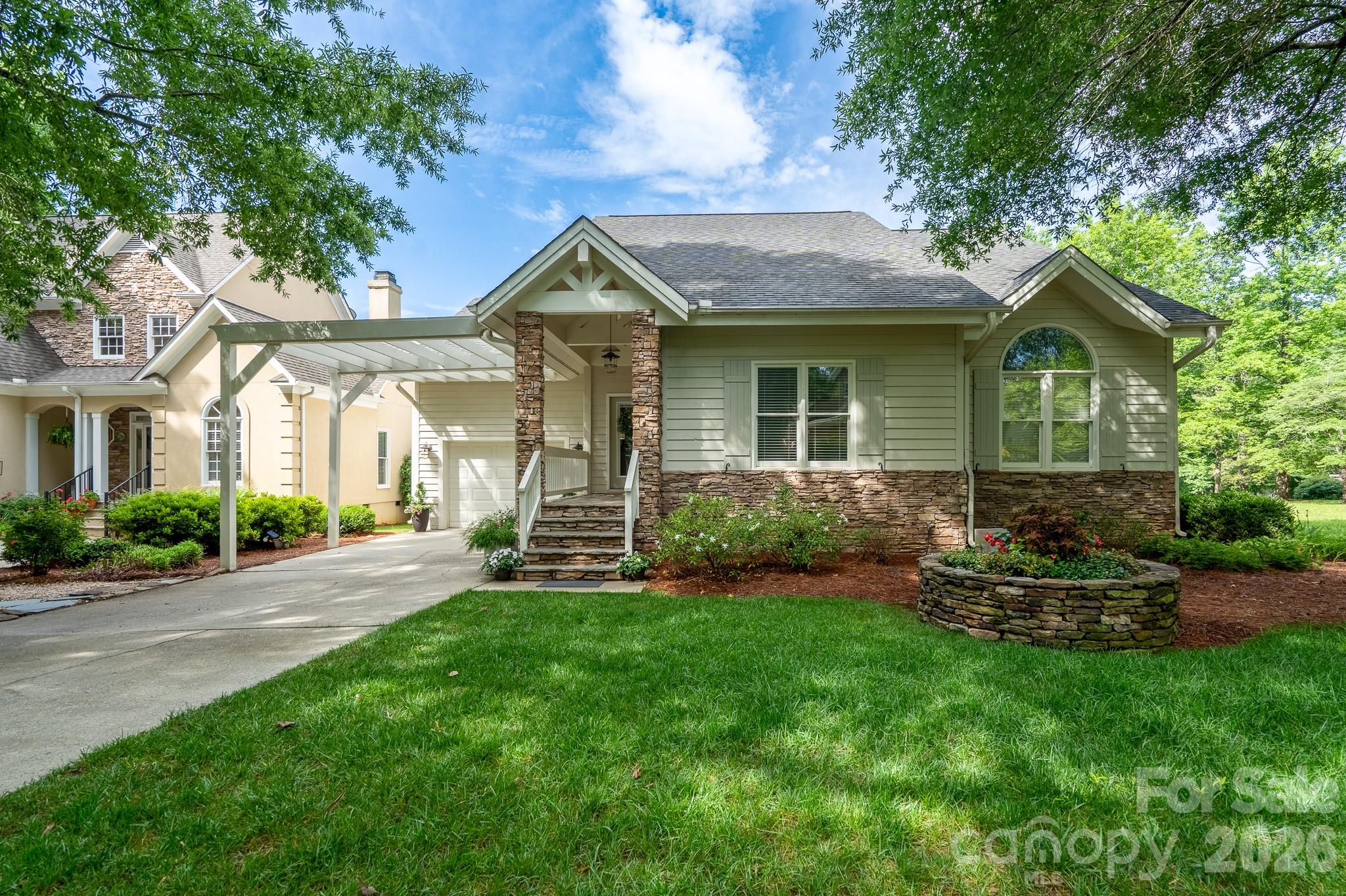 444 Millingport Lane — New London