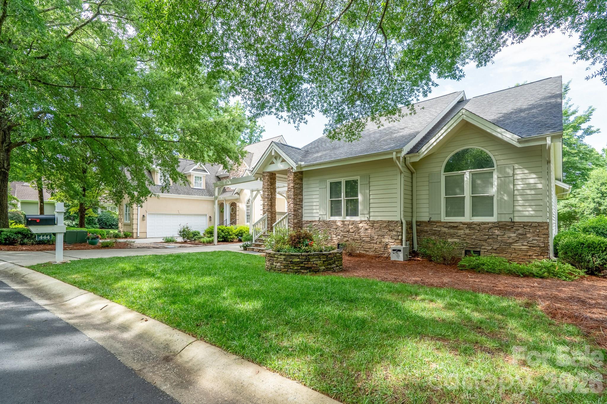 444 Millingport Lane — New London