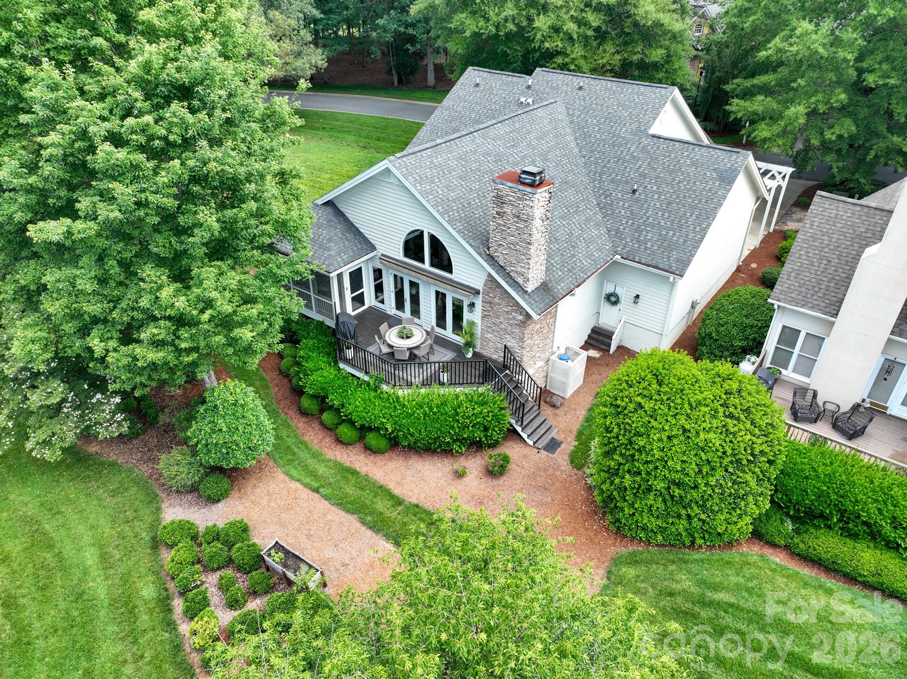 444 Millingport Lane — New London