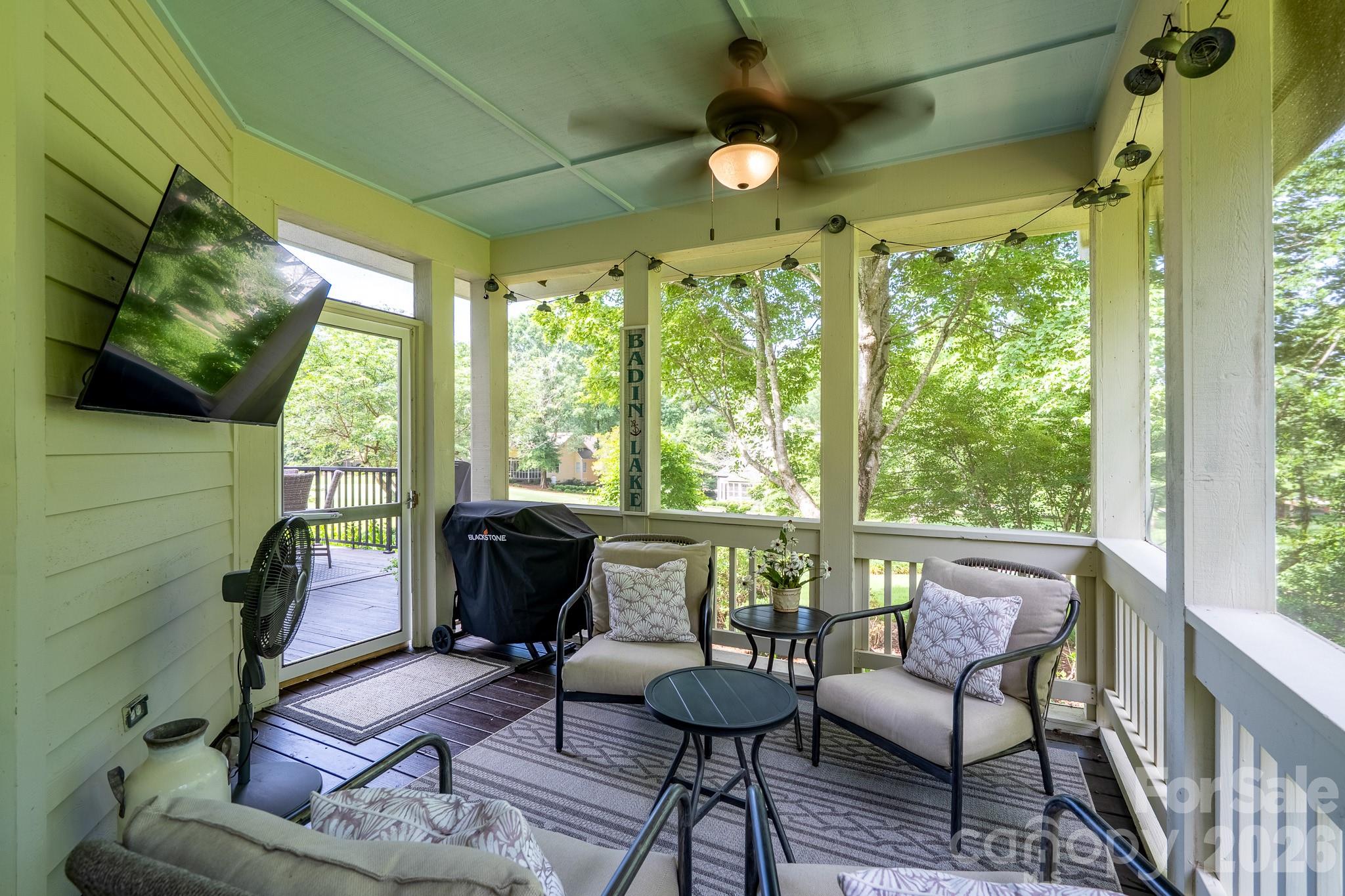 444 Millingport Lane — New London