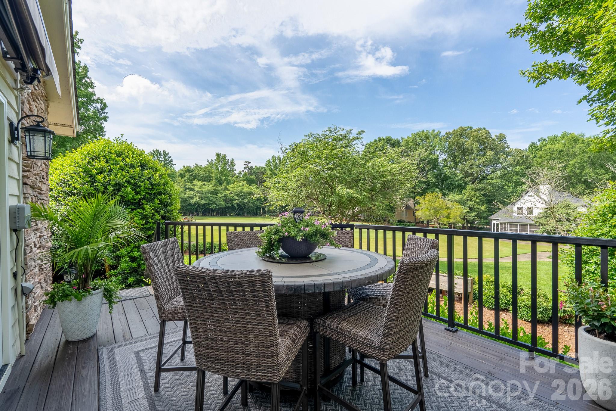 444 Millingport Lane — New London