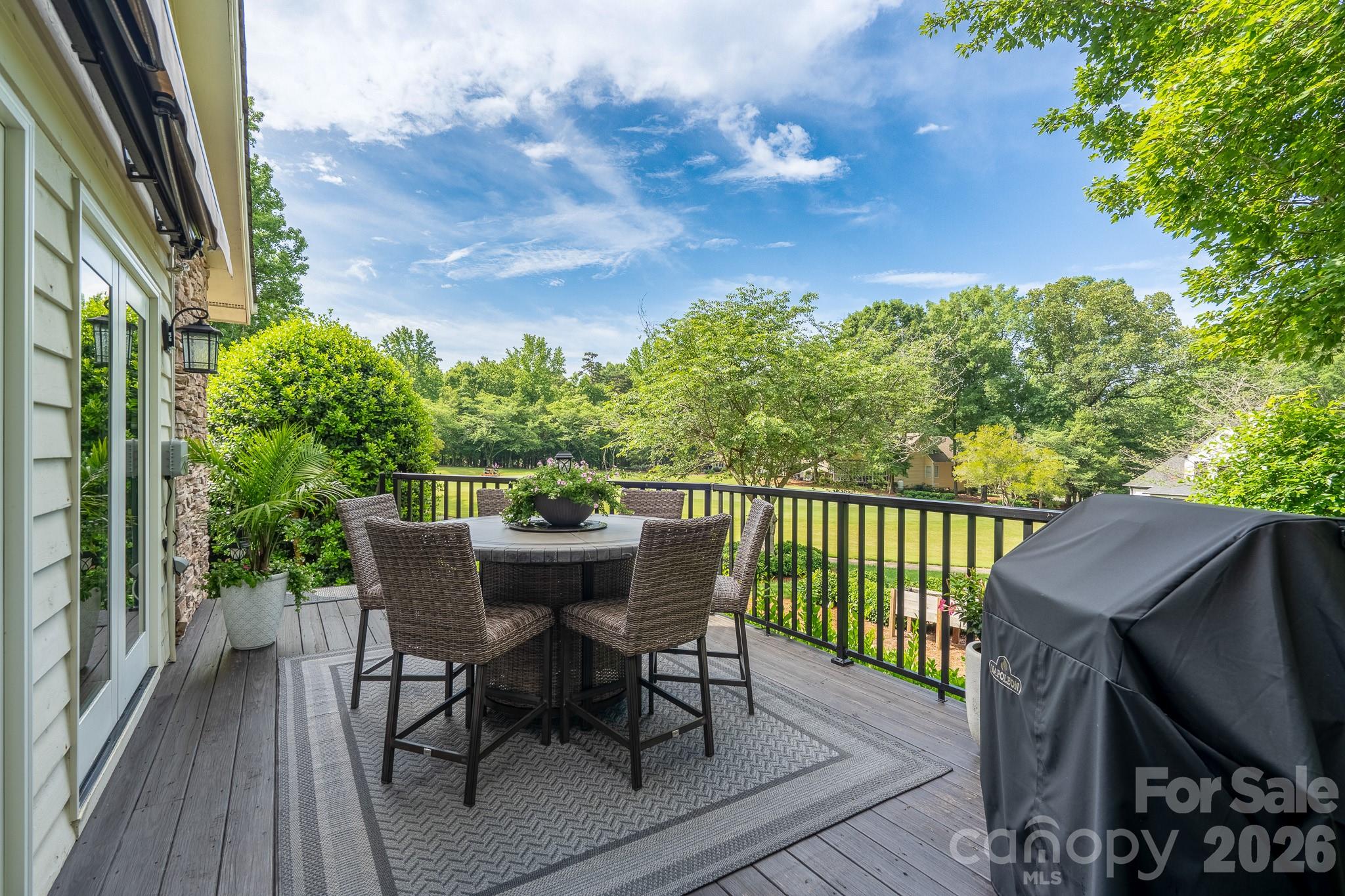 444 Millingport Lane — New London