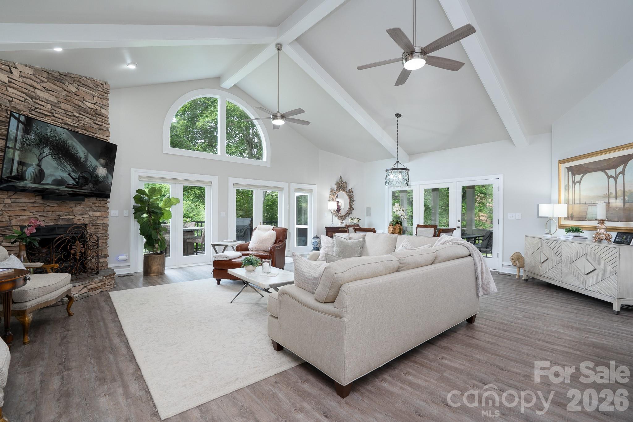 444 Millingport Lane — New London