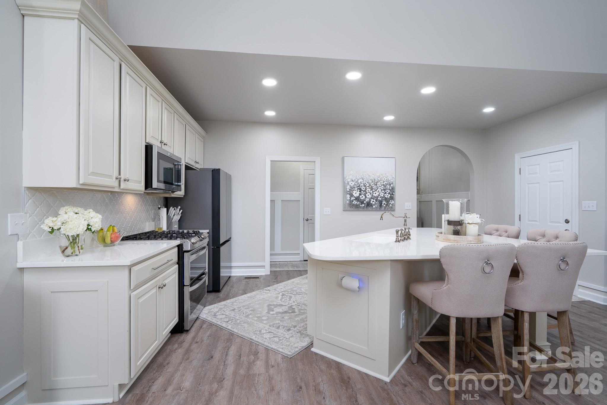 444 Millingport Lane — New London