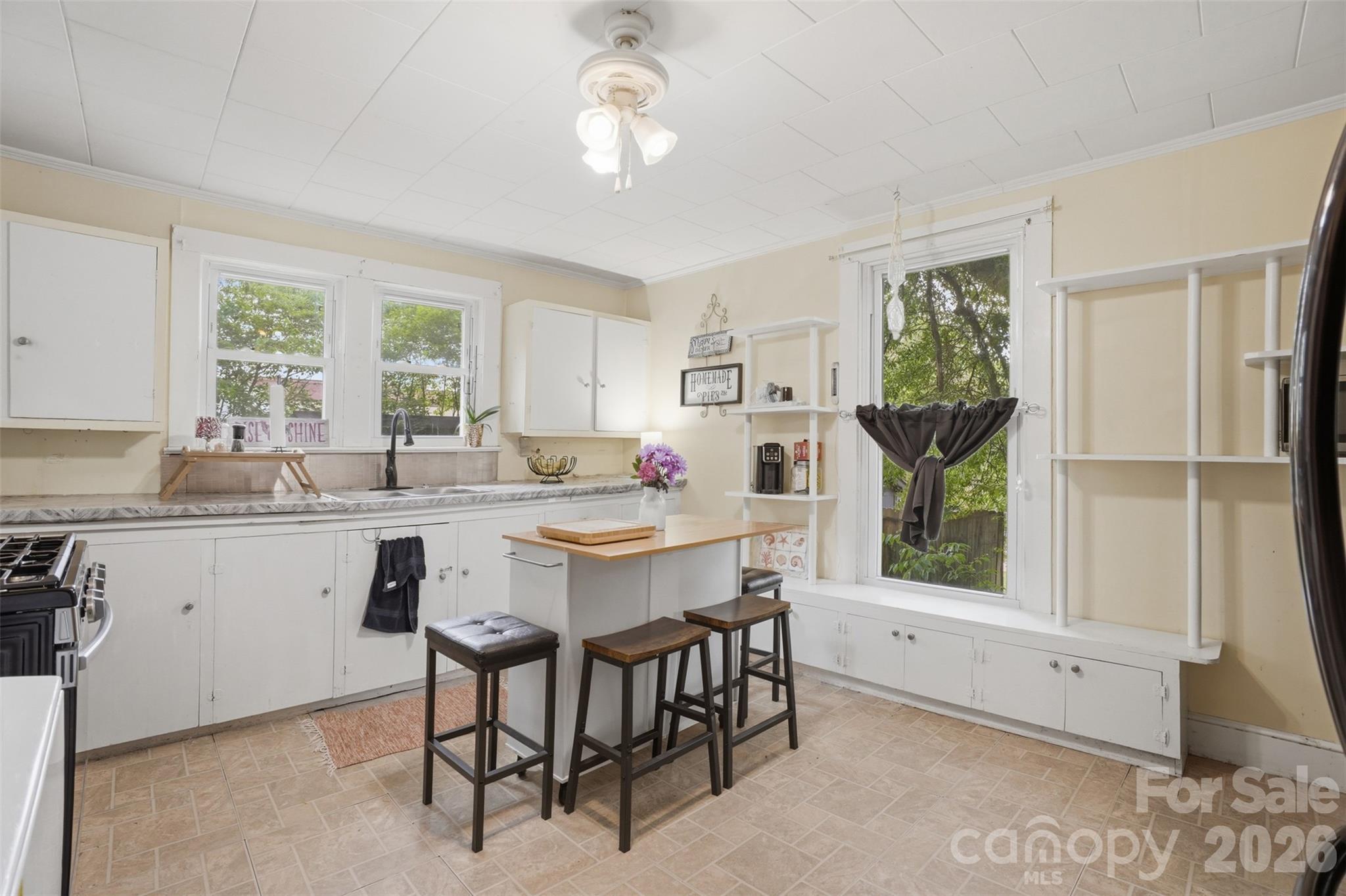 1815 Hemlock Avenue — Gastonia