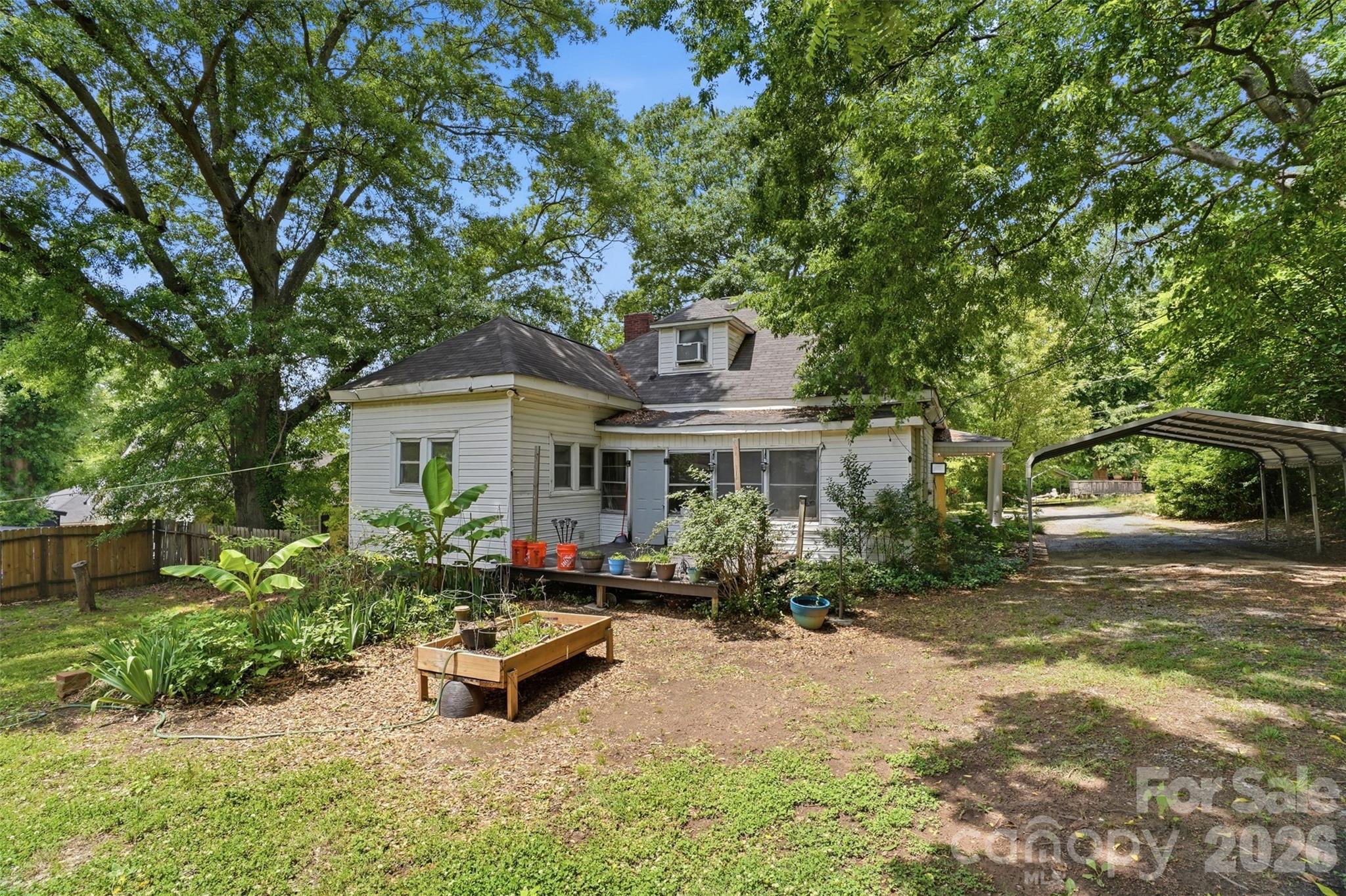 1815 Hemlock Avenue — Gastonia