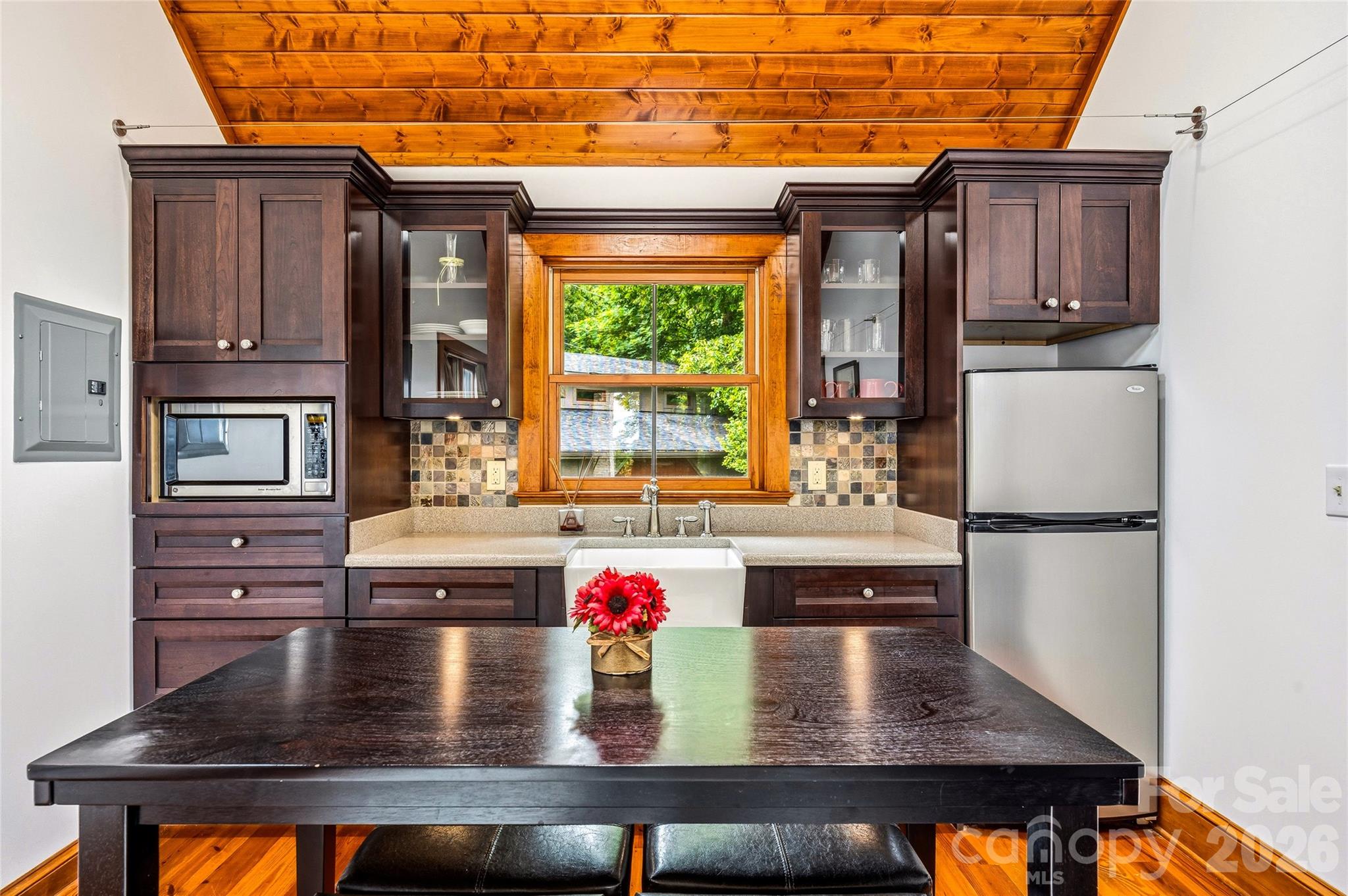4862 Pinnacle Mountain Road — Zirconia