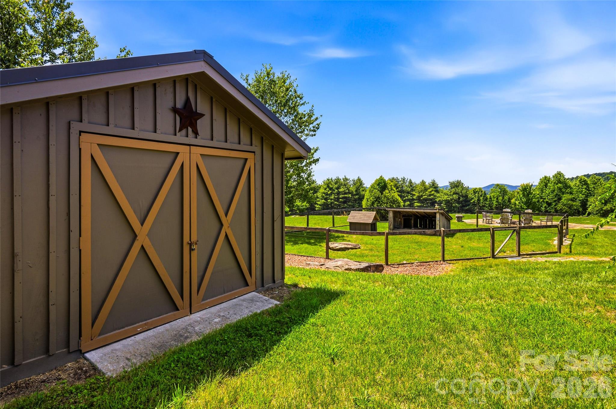 4862 Pinnacle Mountain Road — Zirconia