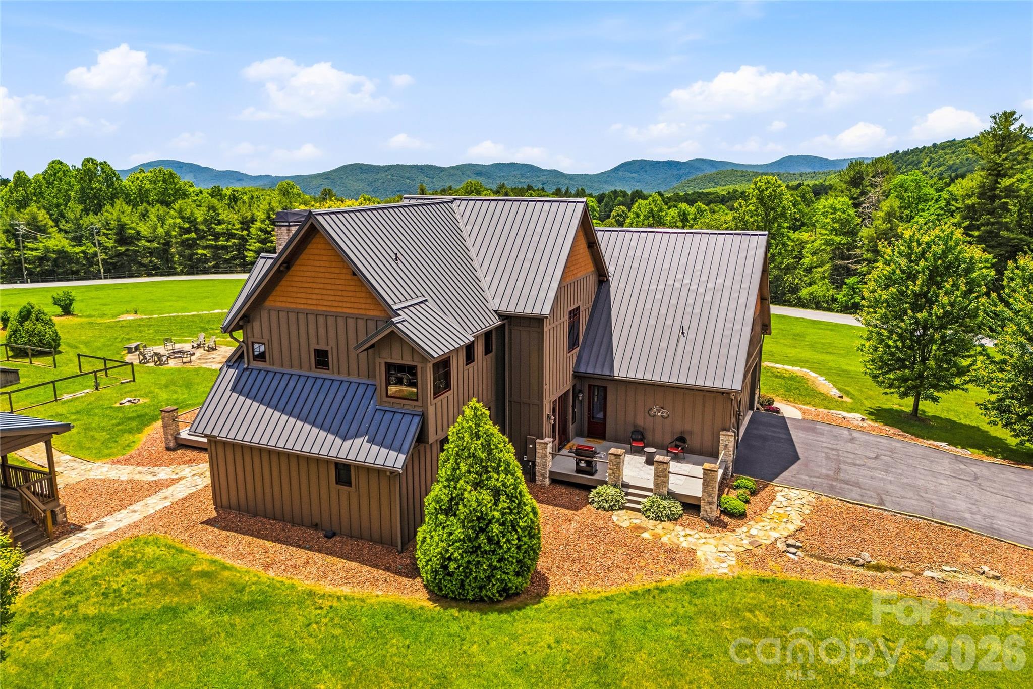 4862 Pinnacle Mountain Road — Zirconia