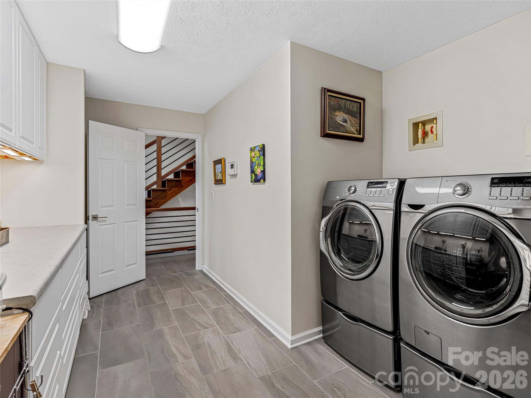 150 Hobby Horse Lane — Hendersonville