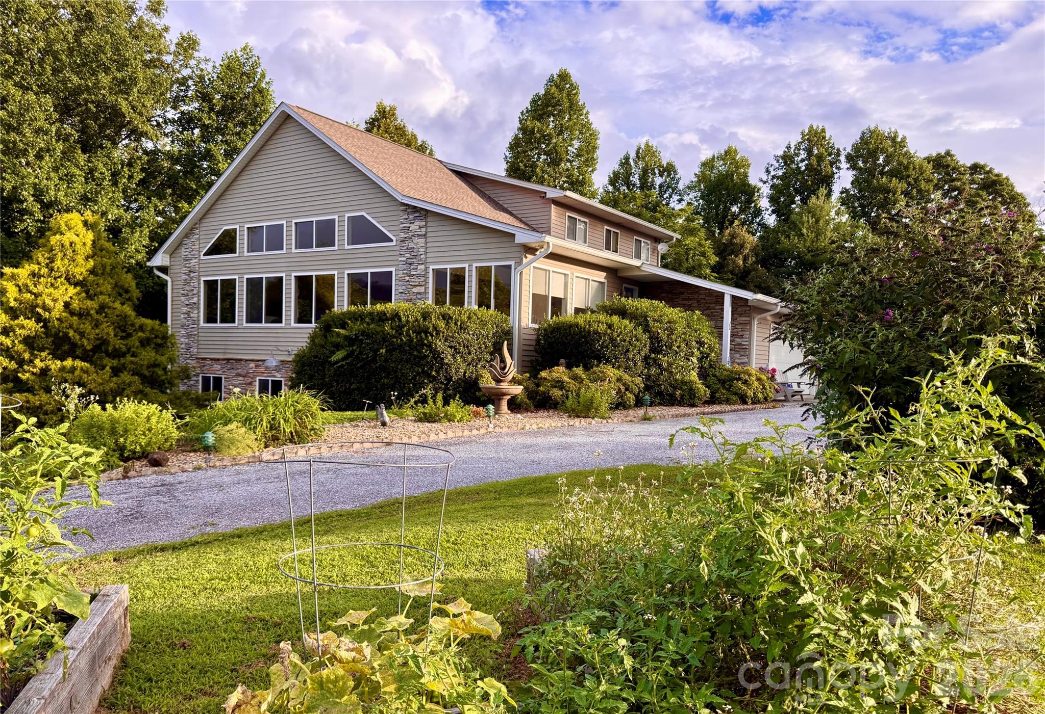 150 Hobby Horse Lane — Hendersonville