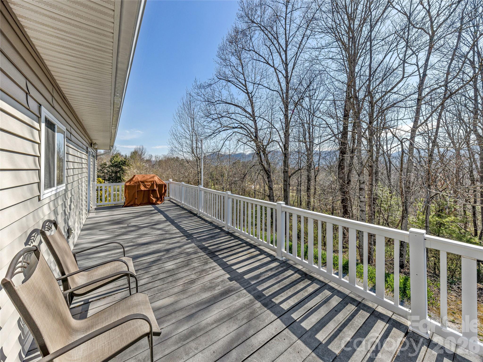 150 Hobby Horse Lane — Hendersonville