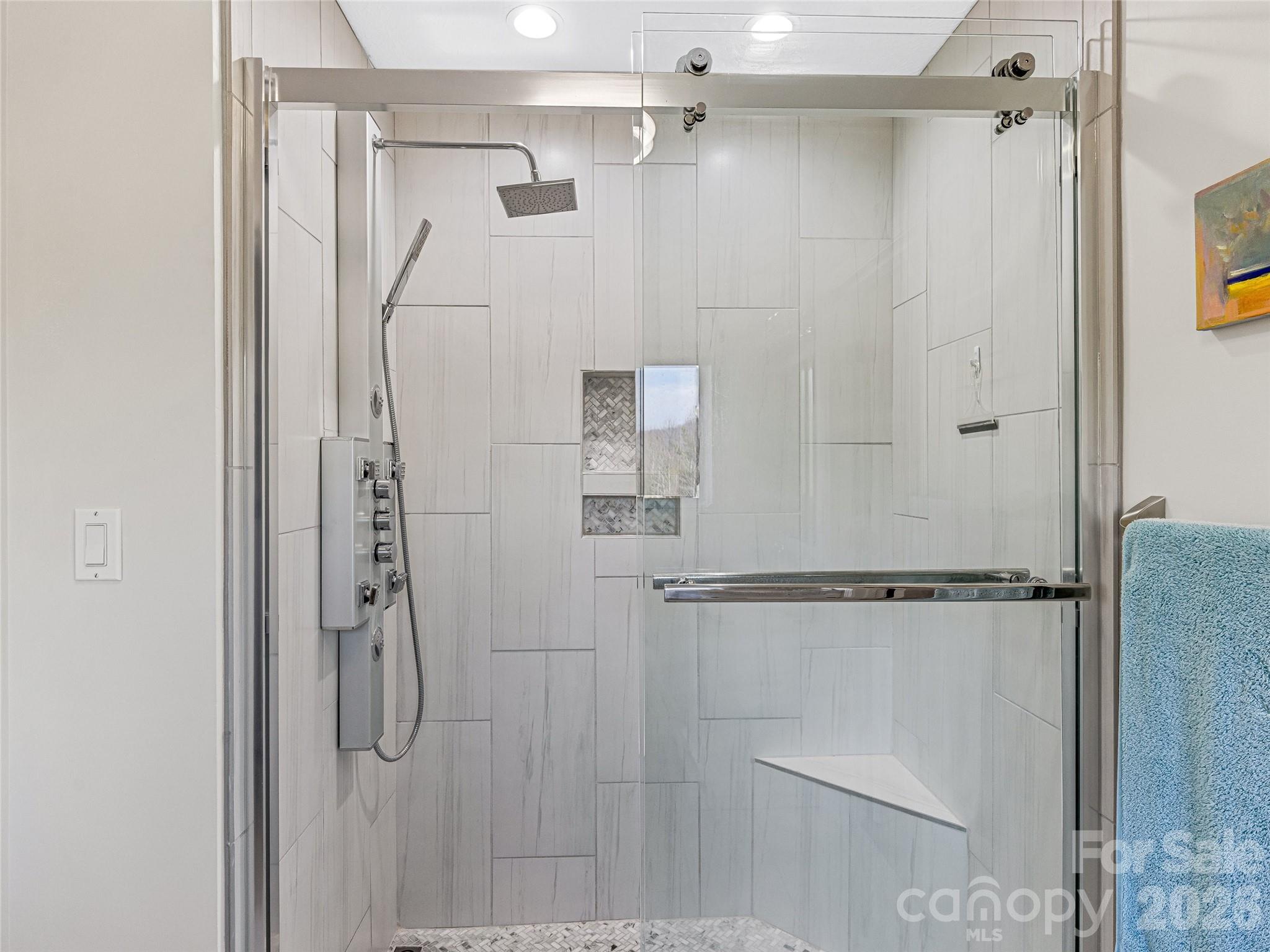 150 Hobby Horse Lane — Hendersonville