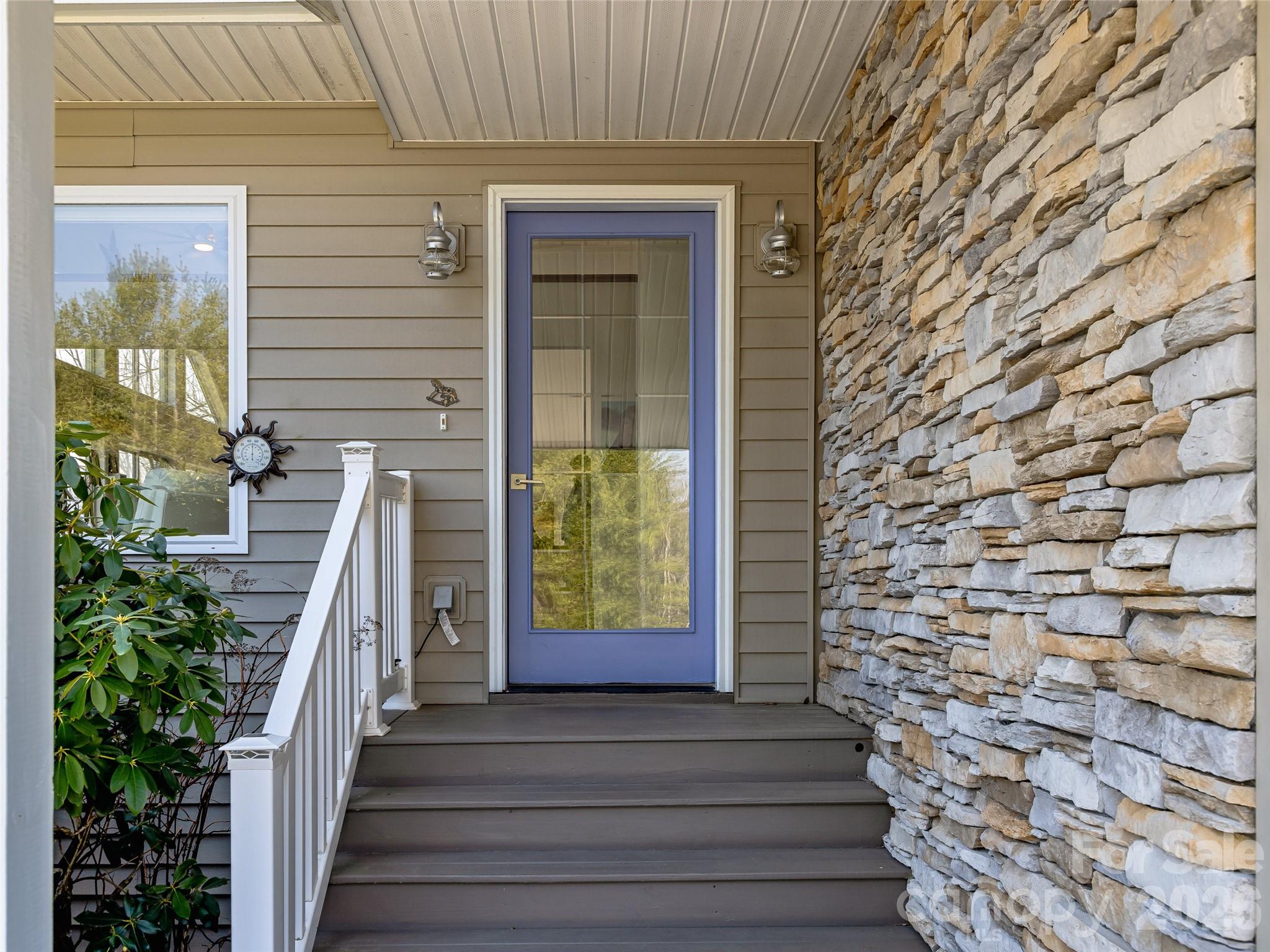 150 Hobby Horse Lane — Hendersonville