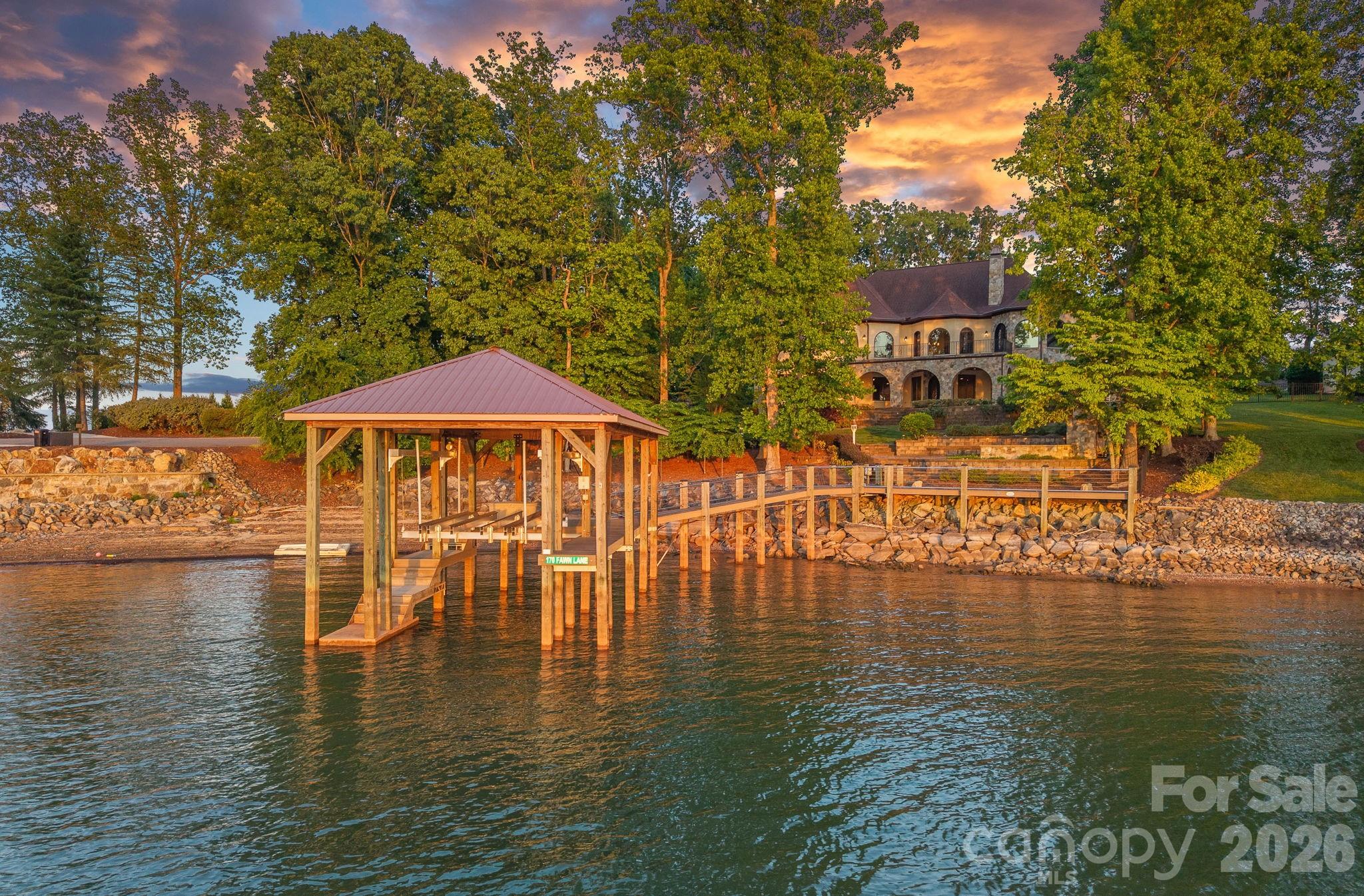 170 Fawn Lane — Mooresville