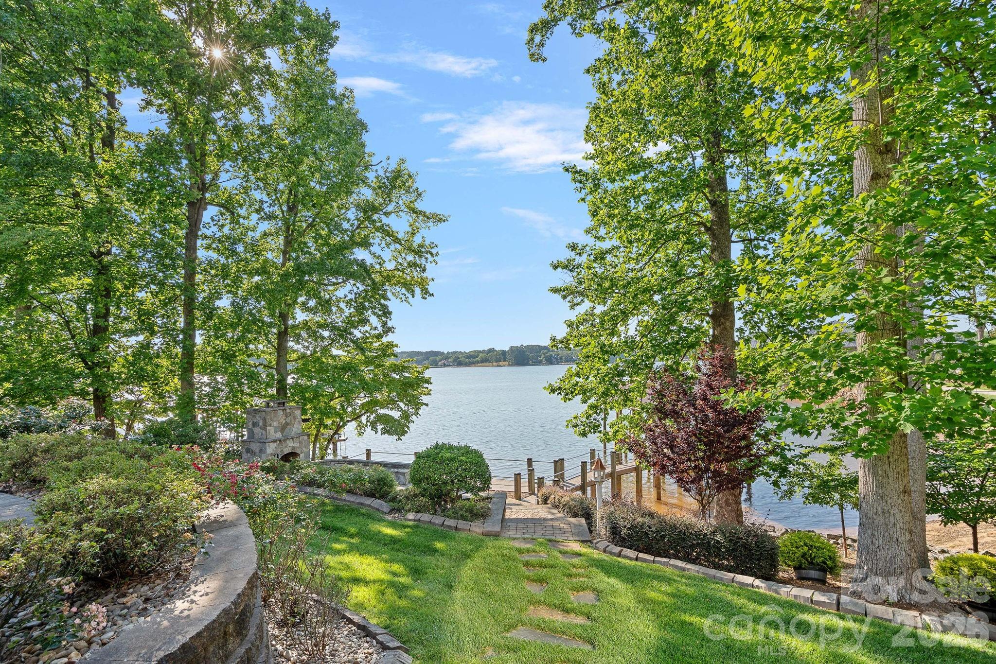 170 Fawn Lane — Mooresville