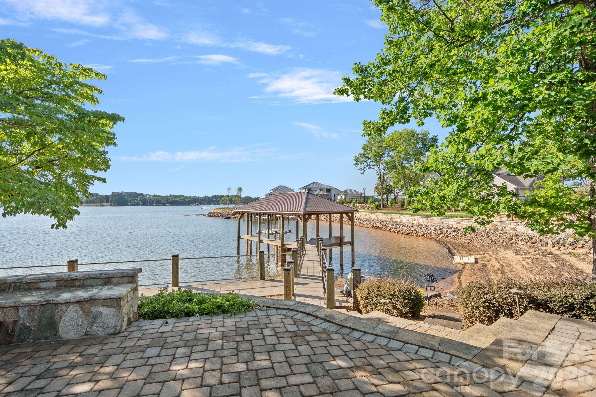 170 Fawn Lane — Mooresville