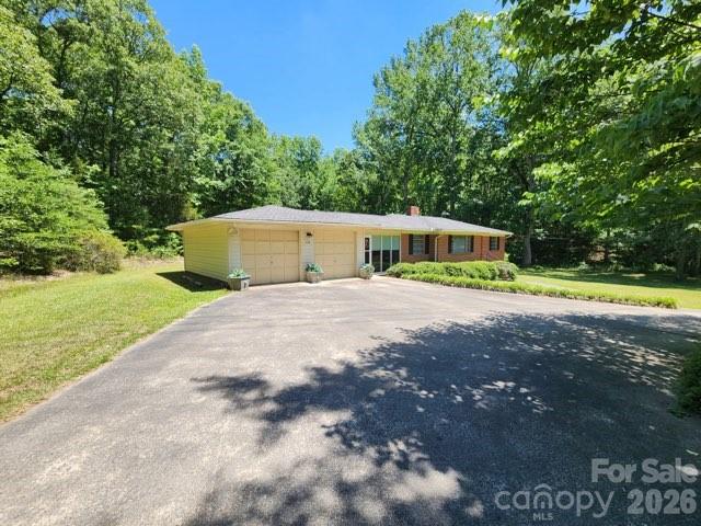 2333 Lynwood Drive — Lancaster