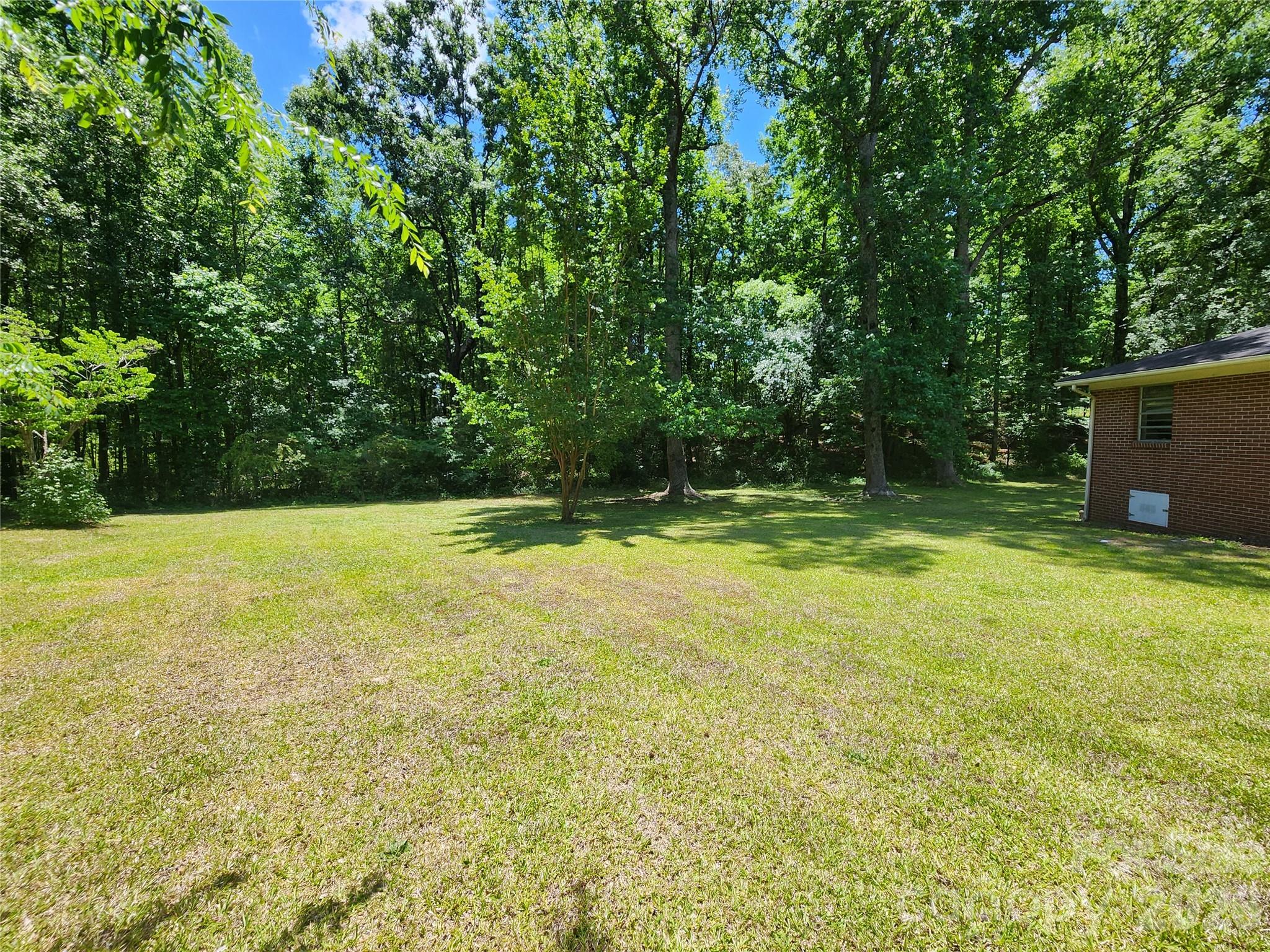 2333 Lynwood Drive — Lancaster