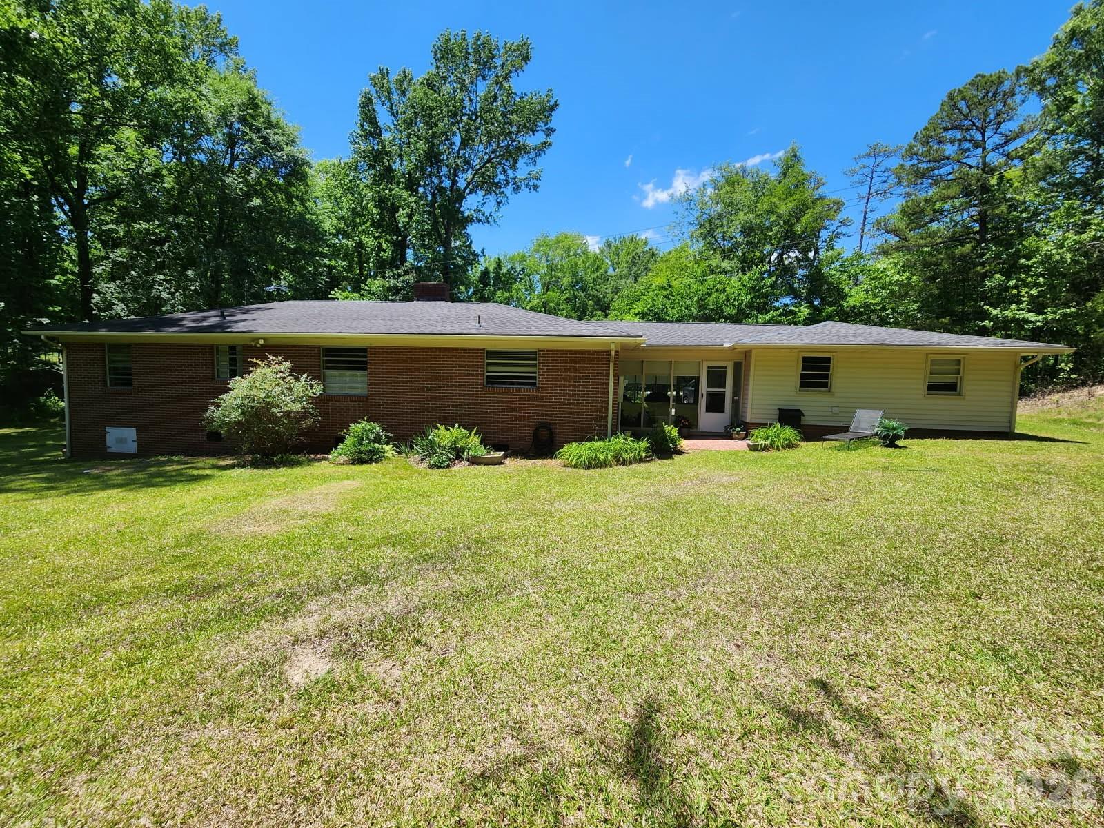 2333 Lynwood Drive — Lancaster