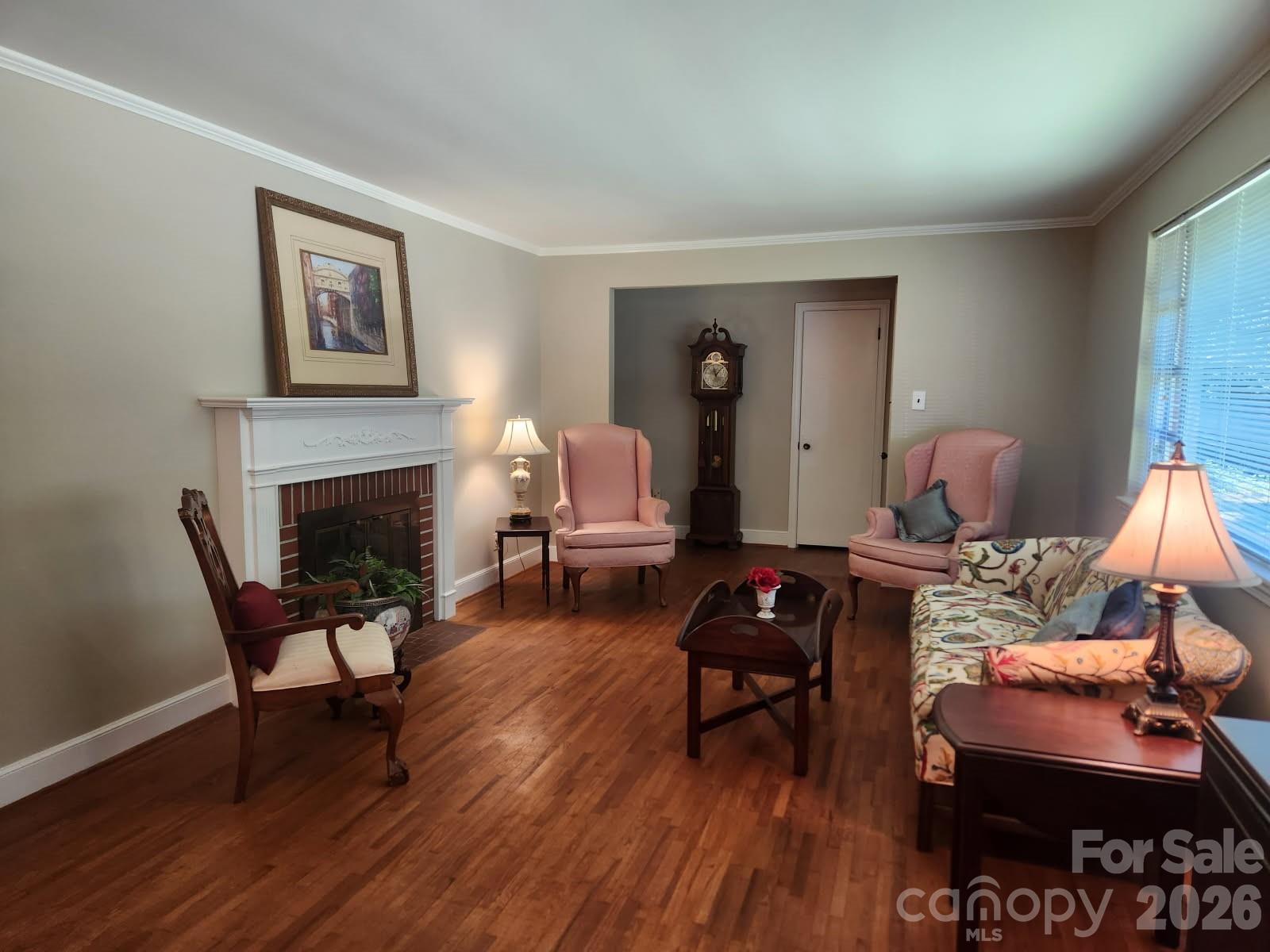 2333 Lynwood Drive — Lancaster