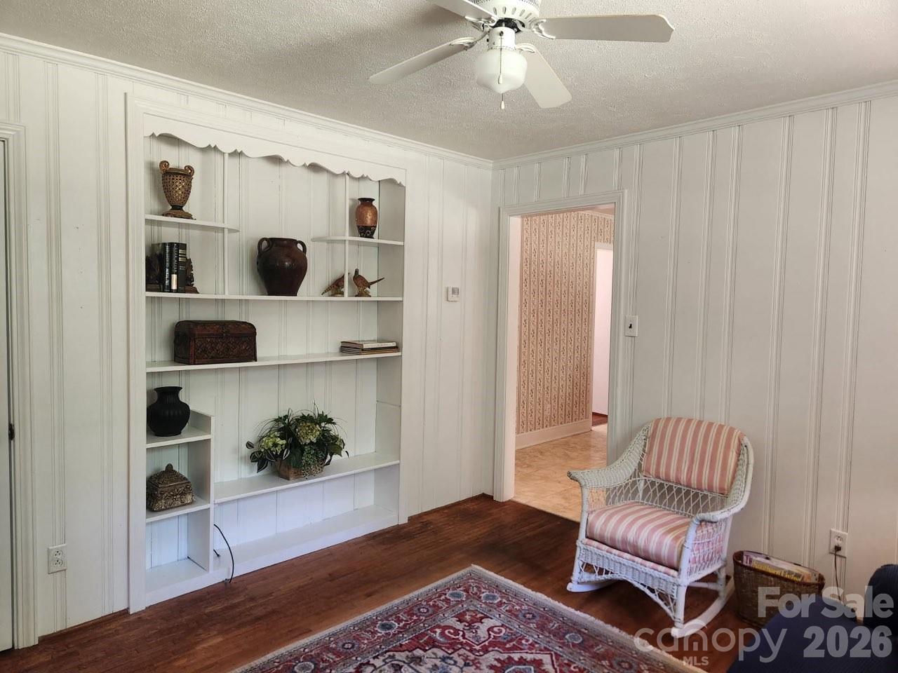 2333 Lynwood Drive — Lancaster