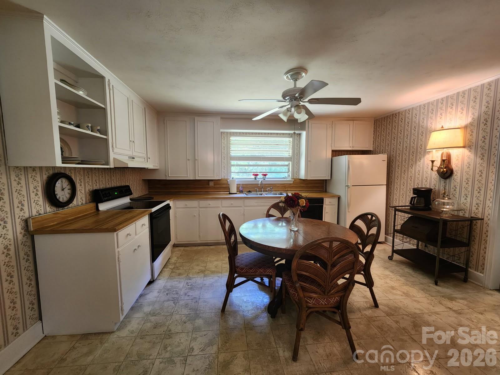 2333 Lynwood Drive — Lancaster