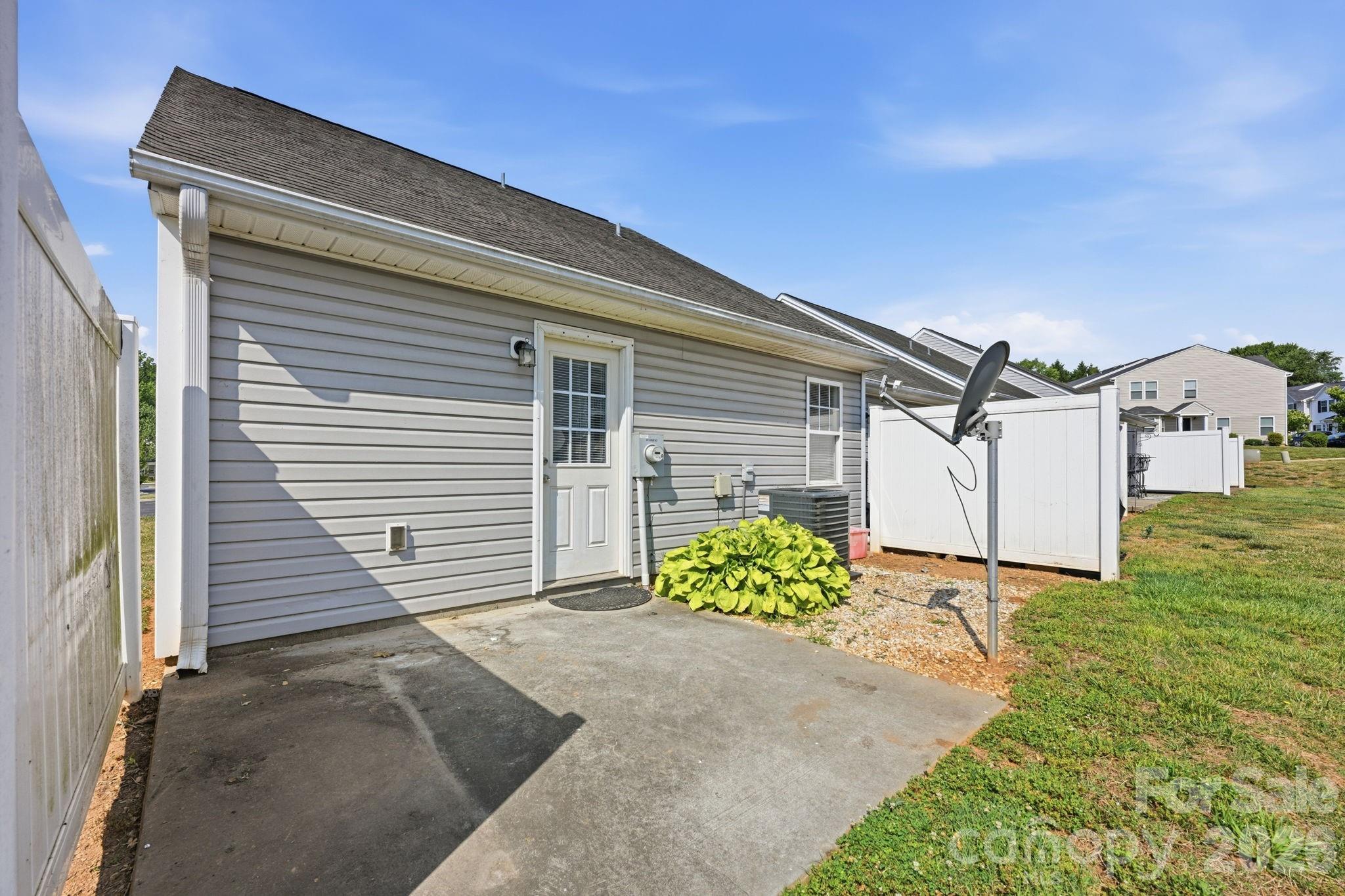 915 Barracuda Avenue — Statesville