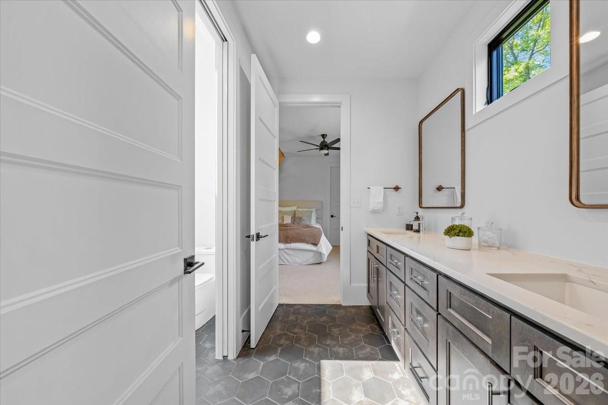 3304 Mar Vista Circle — Charlotte