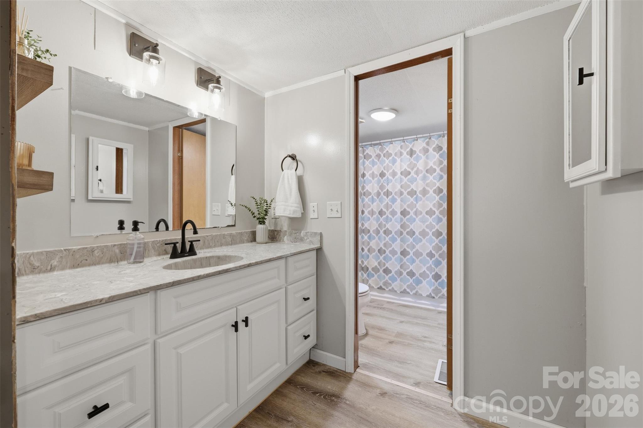 1309 Poole Gooden Road — Hiddenite