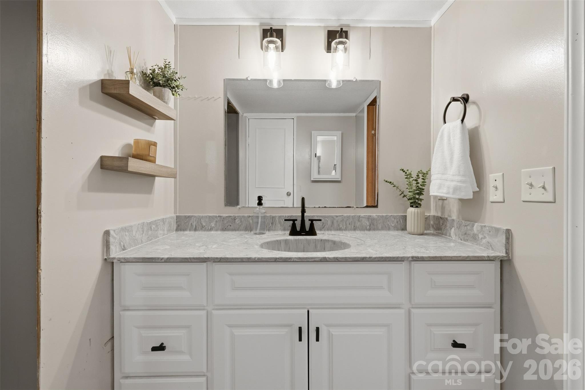 1309 Poole Gooden Road — Hiddenite