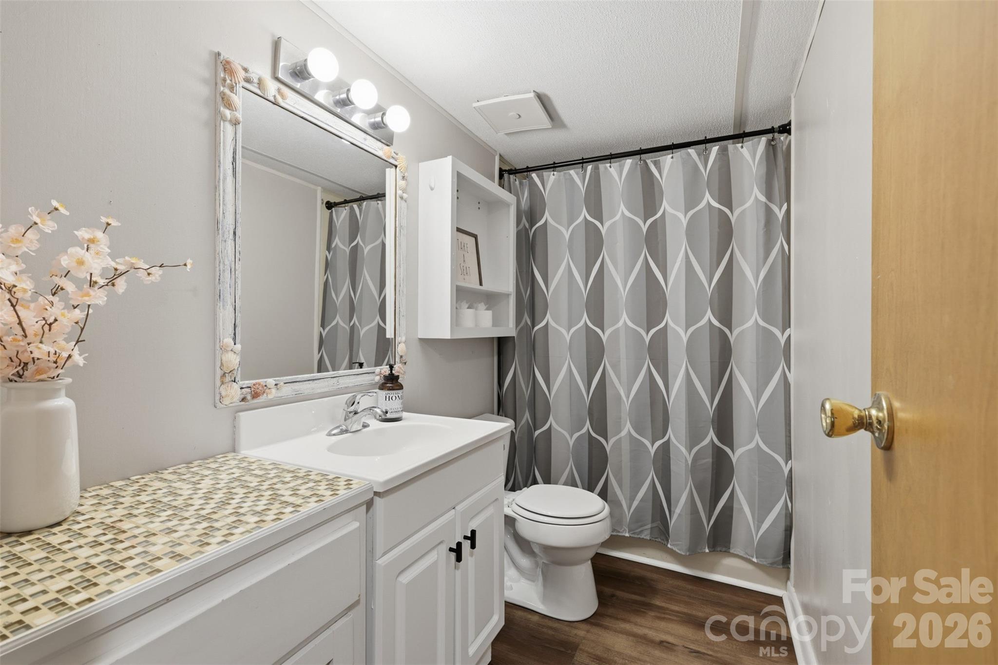 1309 Poole Gooden Road — Hiddenite