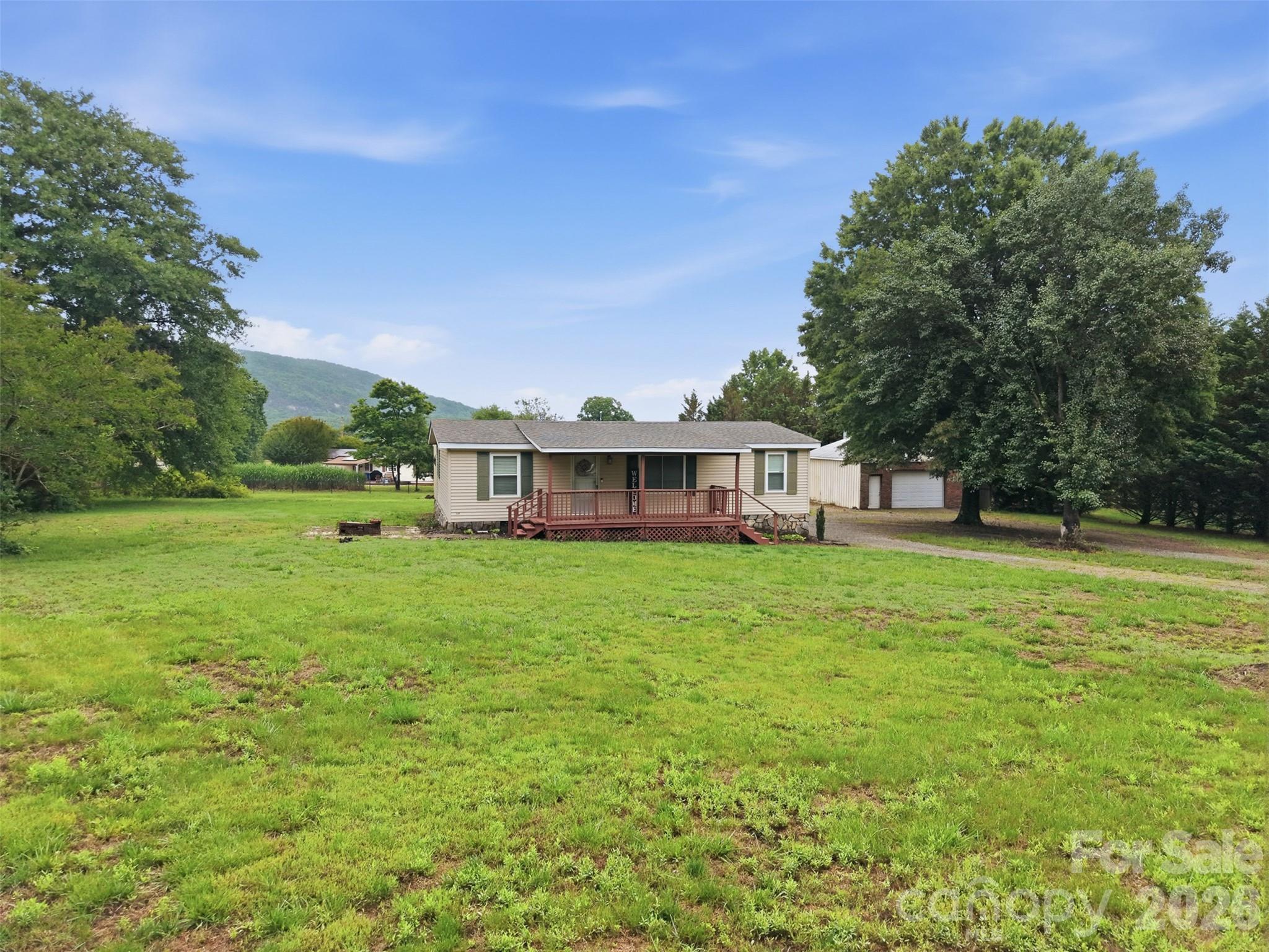 1309 Poole Gooden Road — Hiddenite