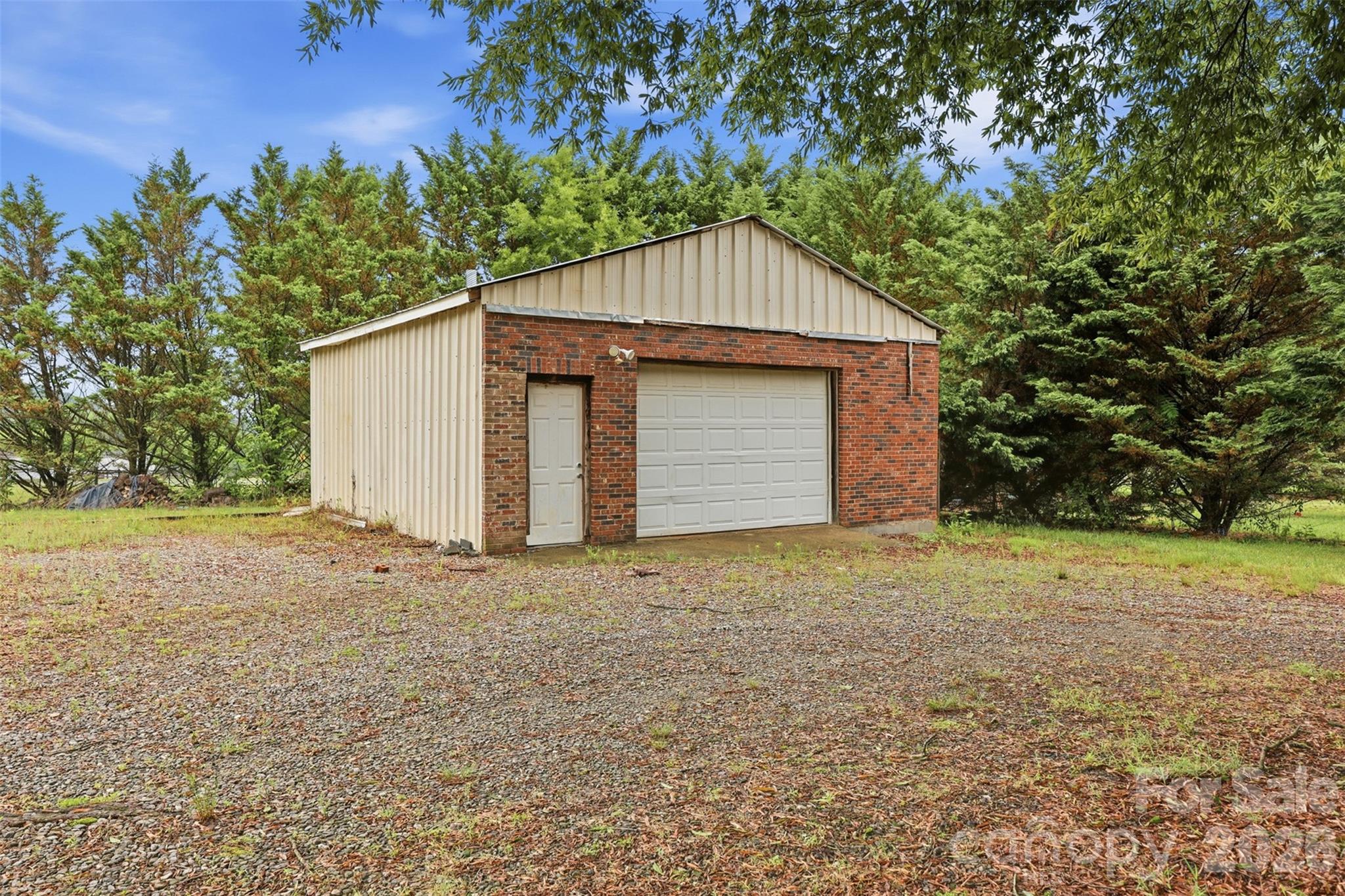 1309 Poole Gooden Road — Hiddenite