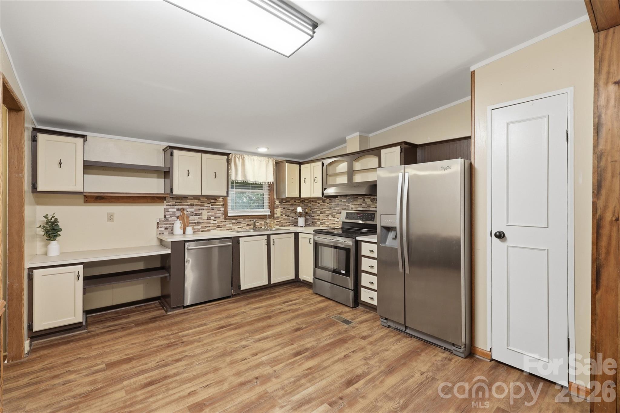 1309 Poole Gooden Road — Hiddenite