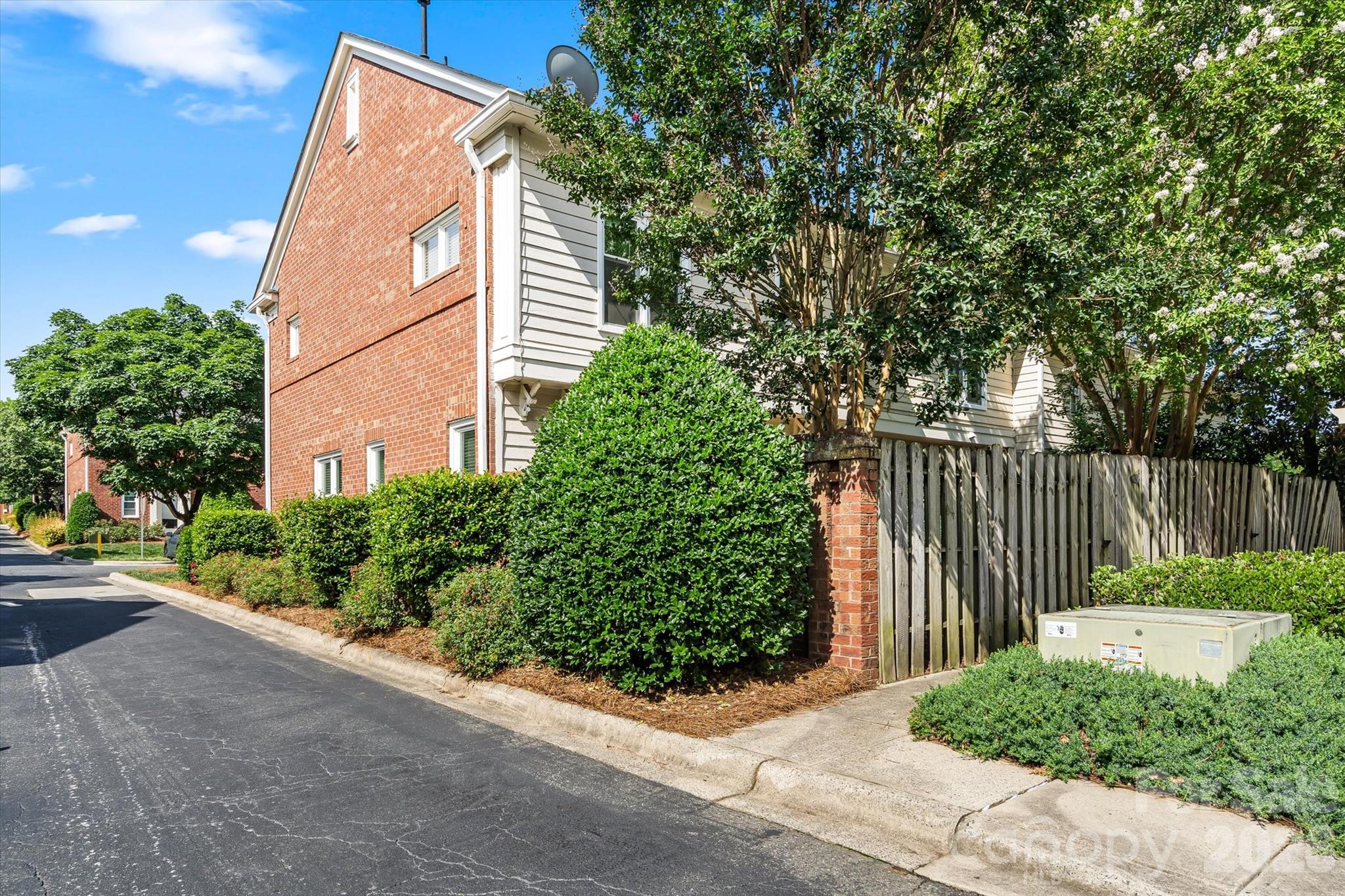 2538 Dilworth Heights Lane — Charlotte