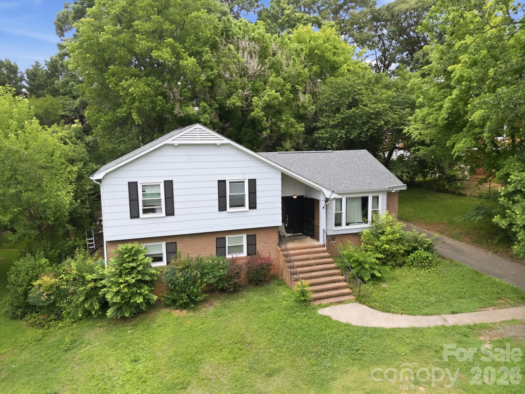 9201 Sandburg Avenue — Charlotte